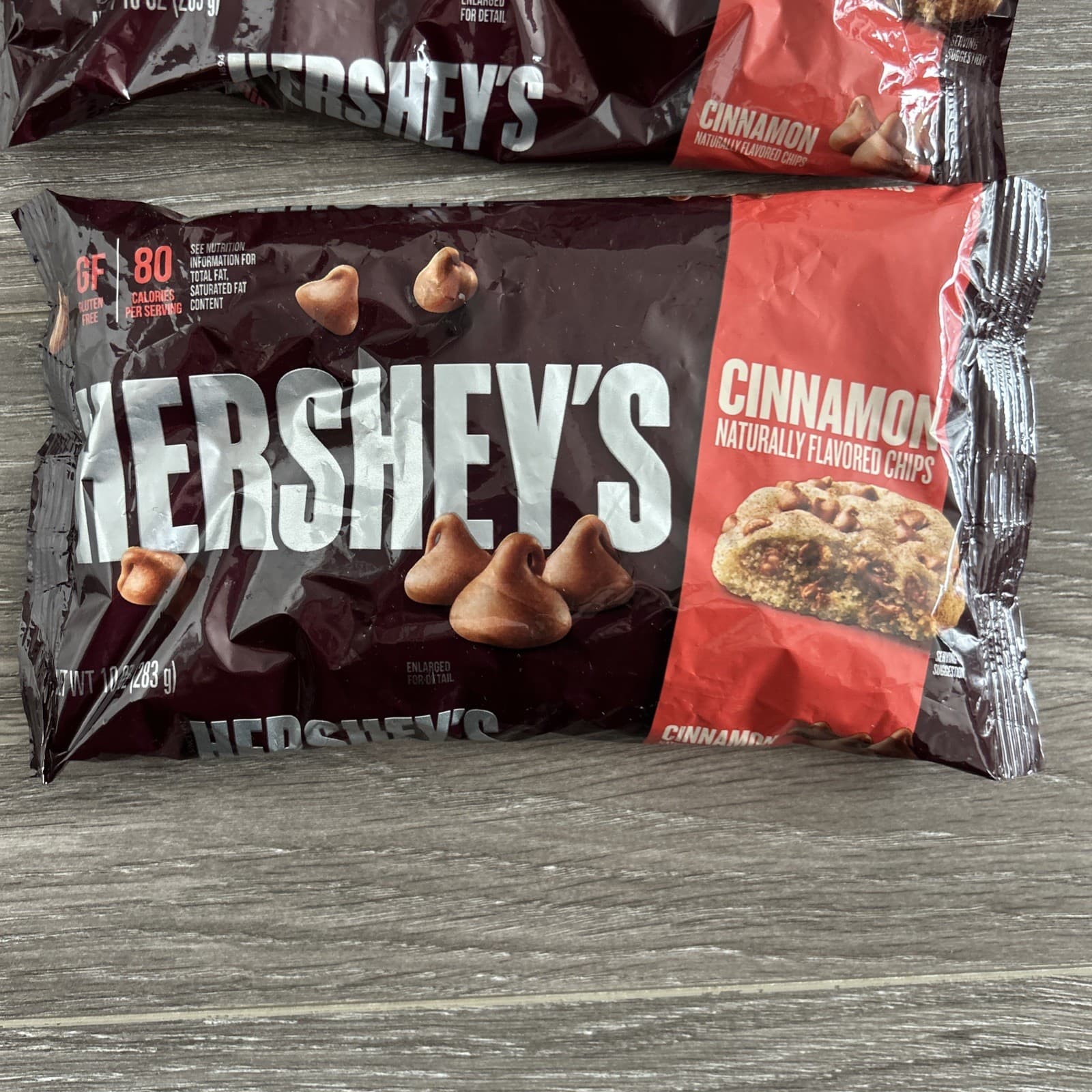 Hershey’s Cinnamon Baking Chips (4 Pack) 10 oz. Bag Best Before 11/2025 2