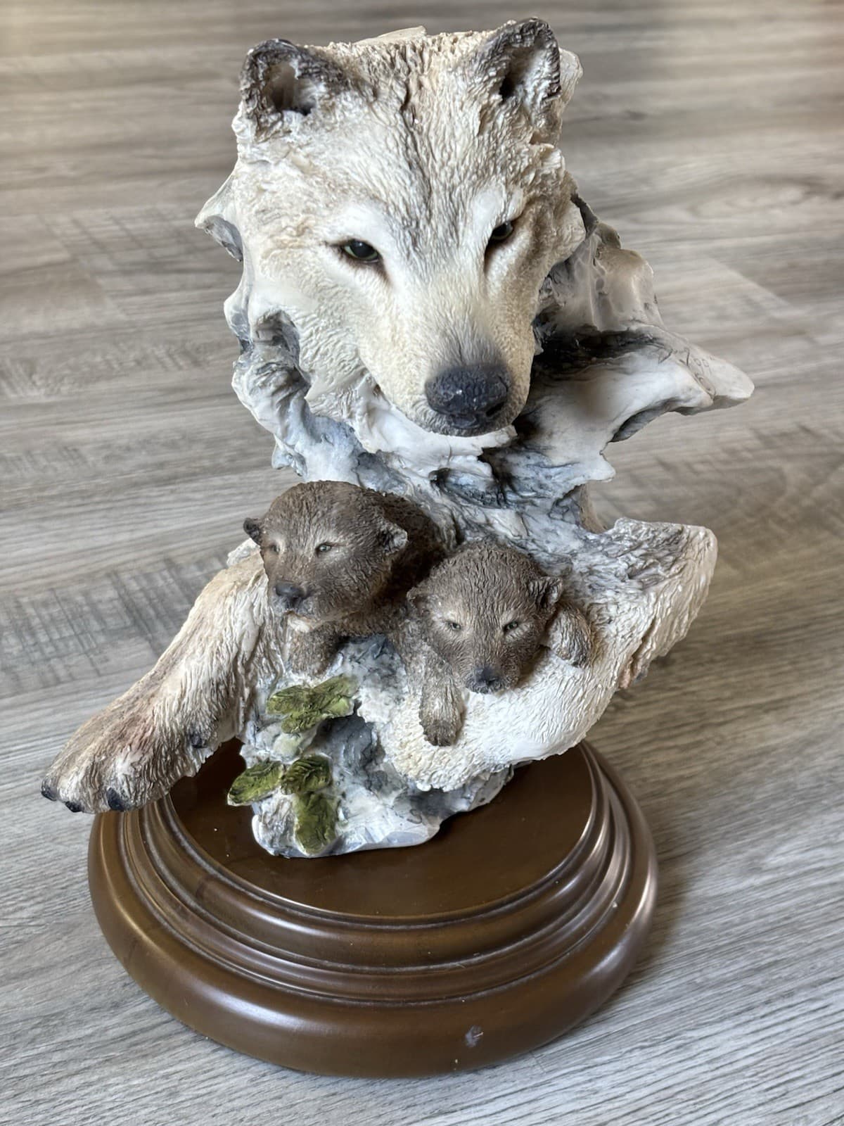Vintage sculpture of a wolf and two wolf cubs by Mill Creek Studios.1999