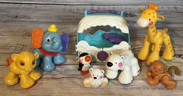Fisher Price Amazing Animals Polar Bears Giraffe Penguin Monkey  Dumbo Simba