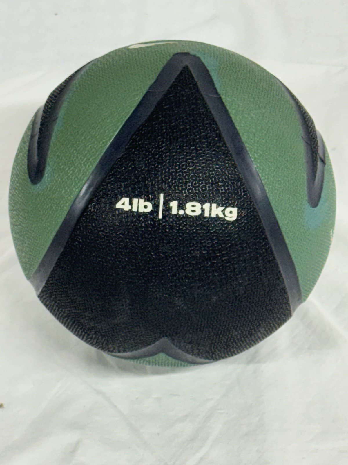 Nike Strength Training Medicine Ball 4 Lb | 1.81 kg Weighted Black and green 2