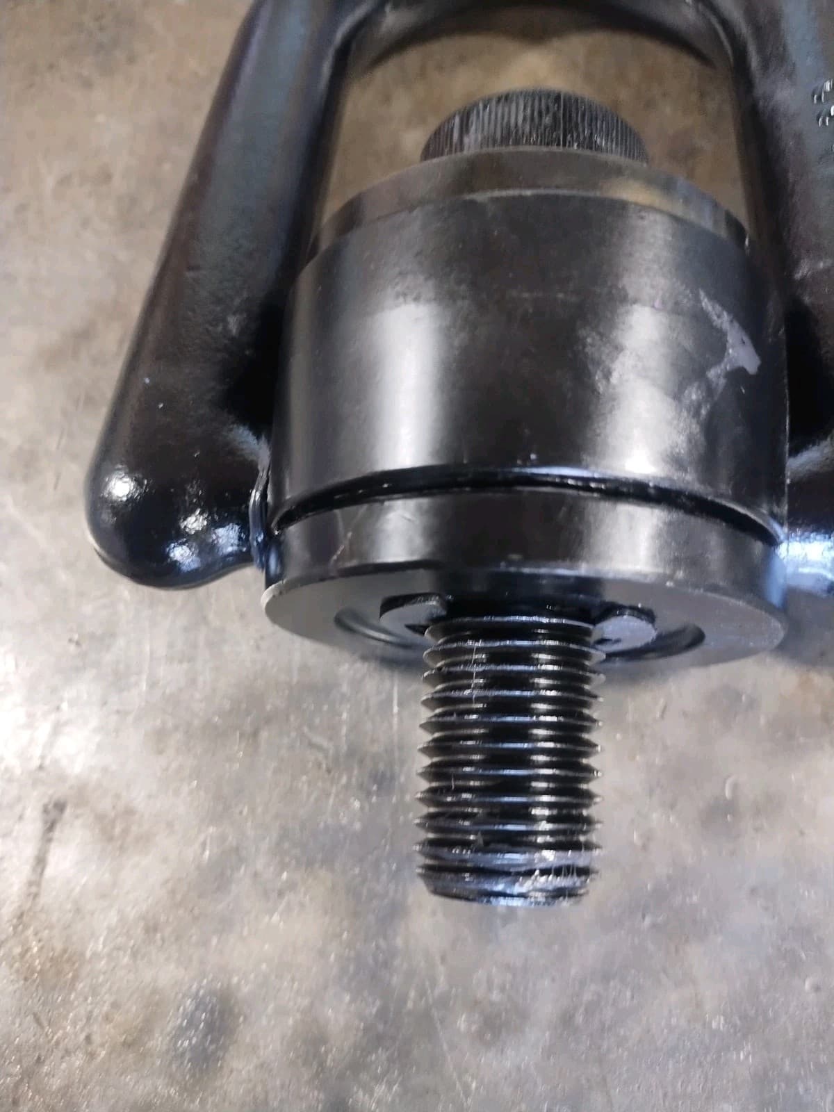 2 ADB 33l06 SWIVEL HOIST RINGS, 1"-8TPI lgt 1.2" Thread, 10000 lb, Torque 230. 2