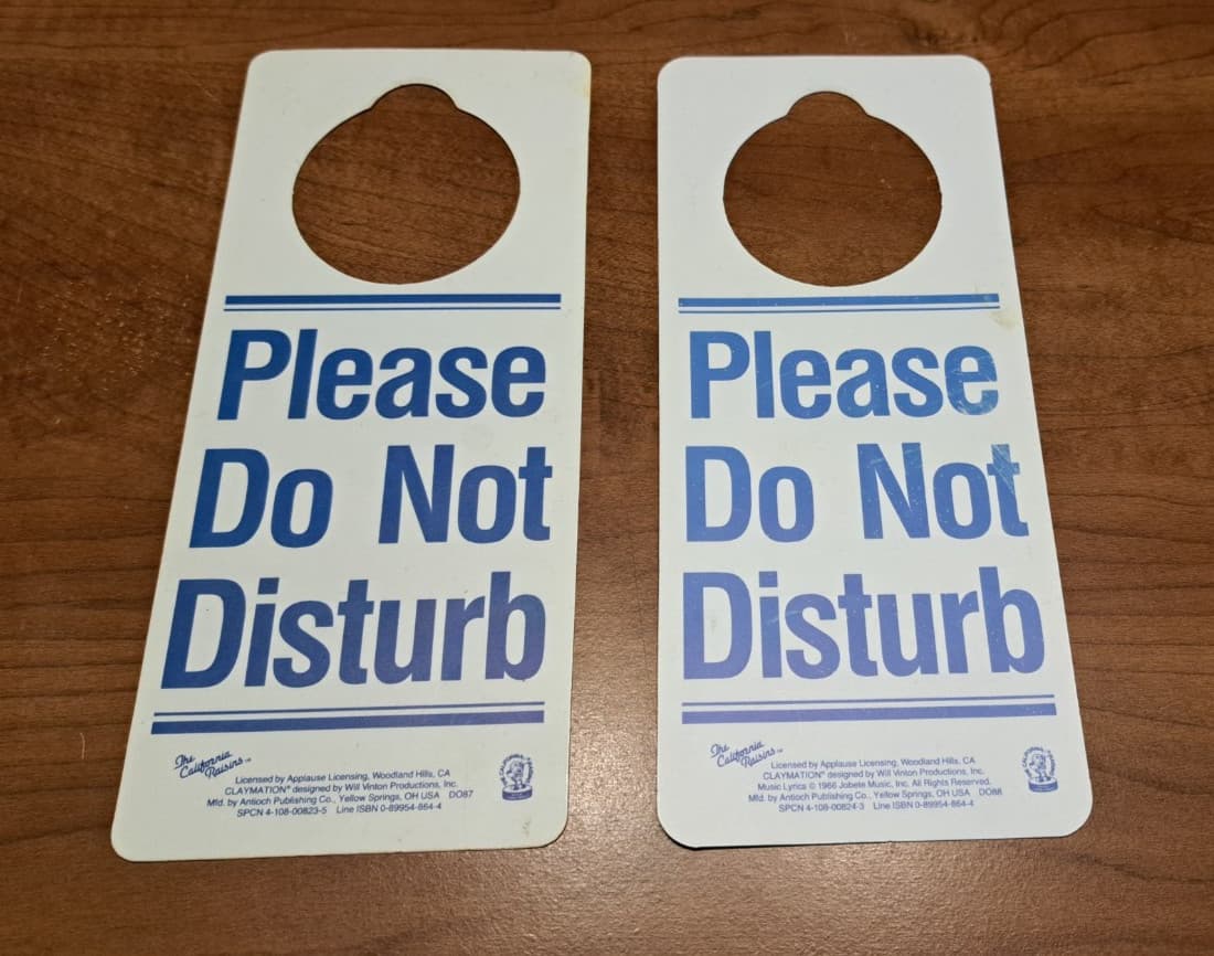 (2) California Raisins Door Hanger Please Do Not Disturb signs 1988 vintage 2