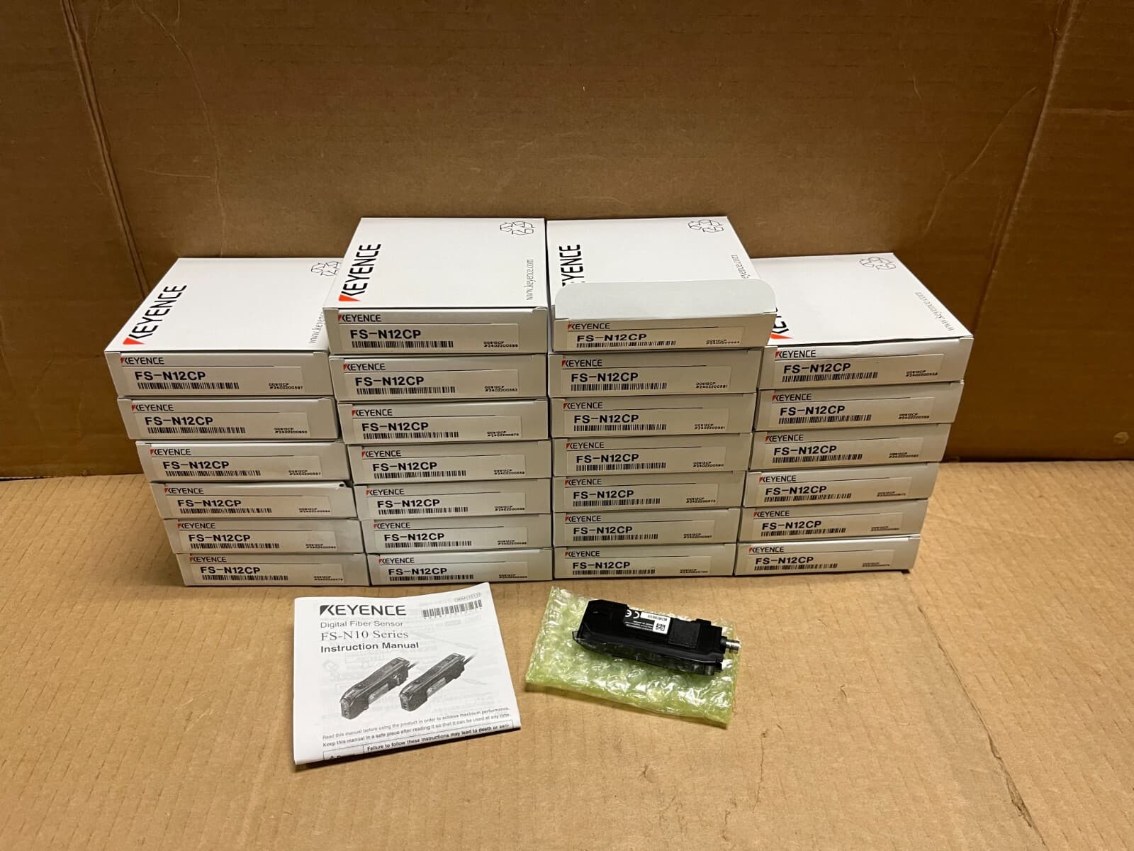 FS-N12CP Keyence NEW Photoelectric Fiber Optic Sensor Switch Amplifier FSN12CP