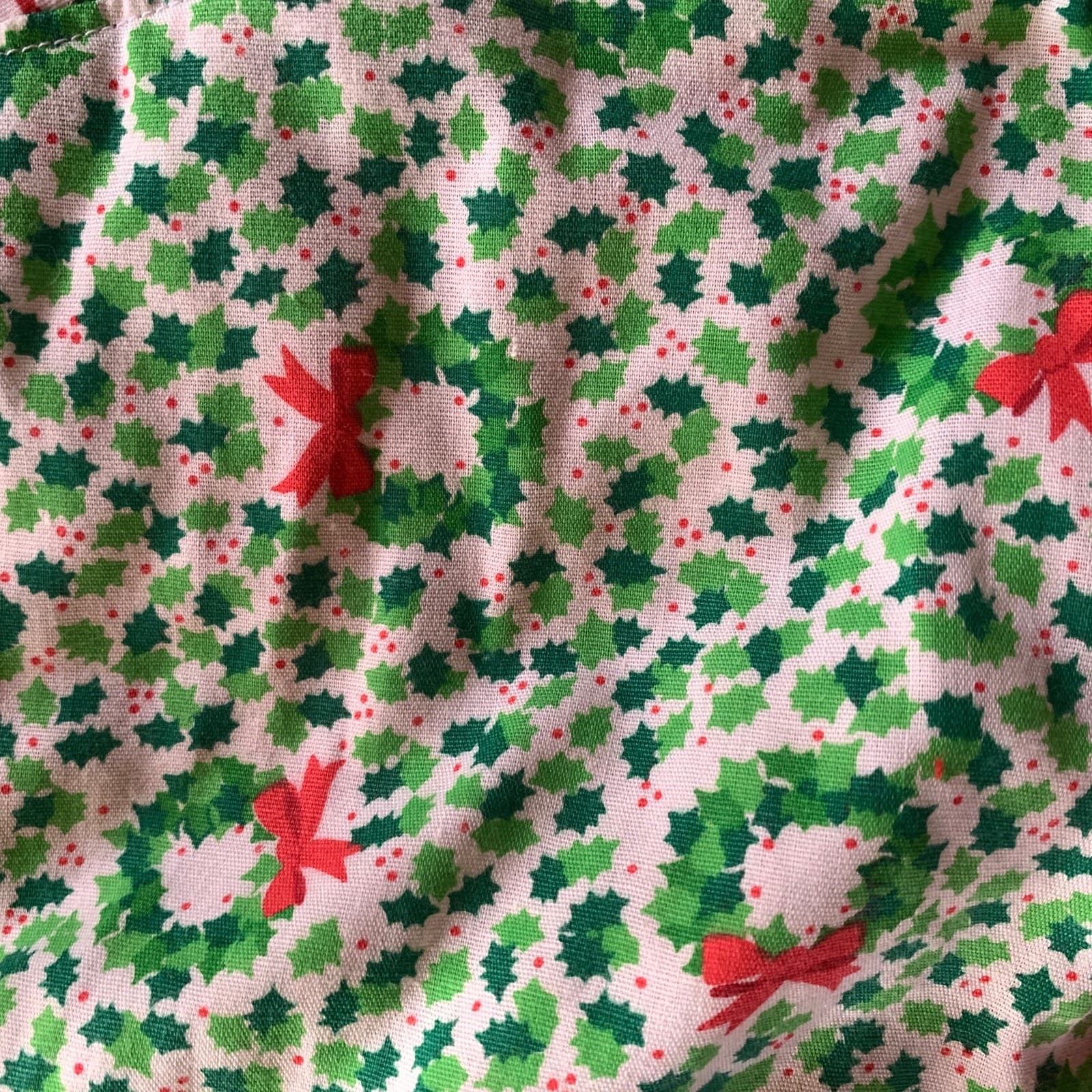 Vintage 70's Handmade Christmas Tree Skirt Patchwork Quilt Padded 44 Inch Round 6