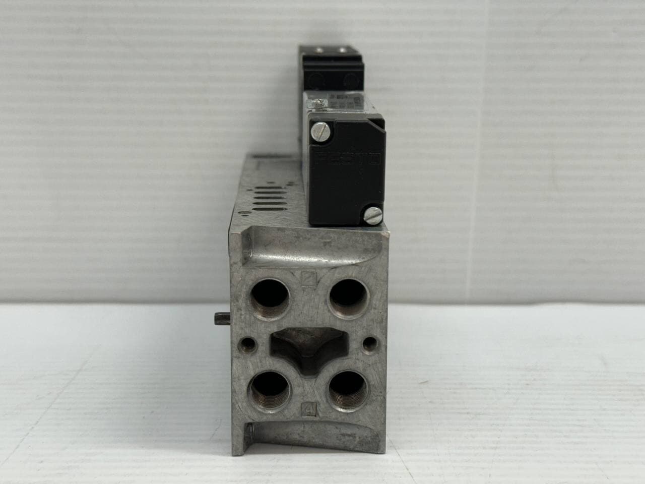 Festo JMT2H-5/2-4.0-S-VI-B Solenoid Valve, On VIGM-03-4.0 Manifold Block 5