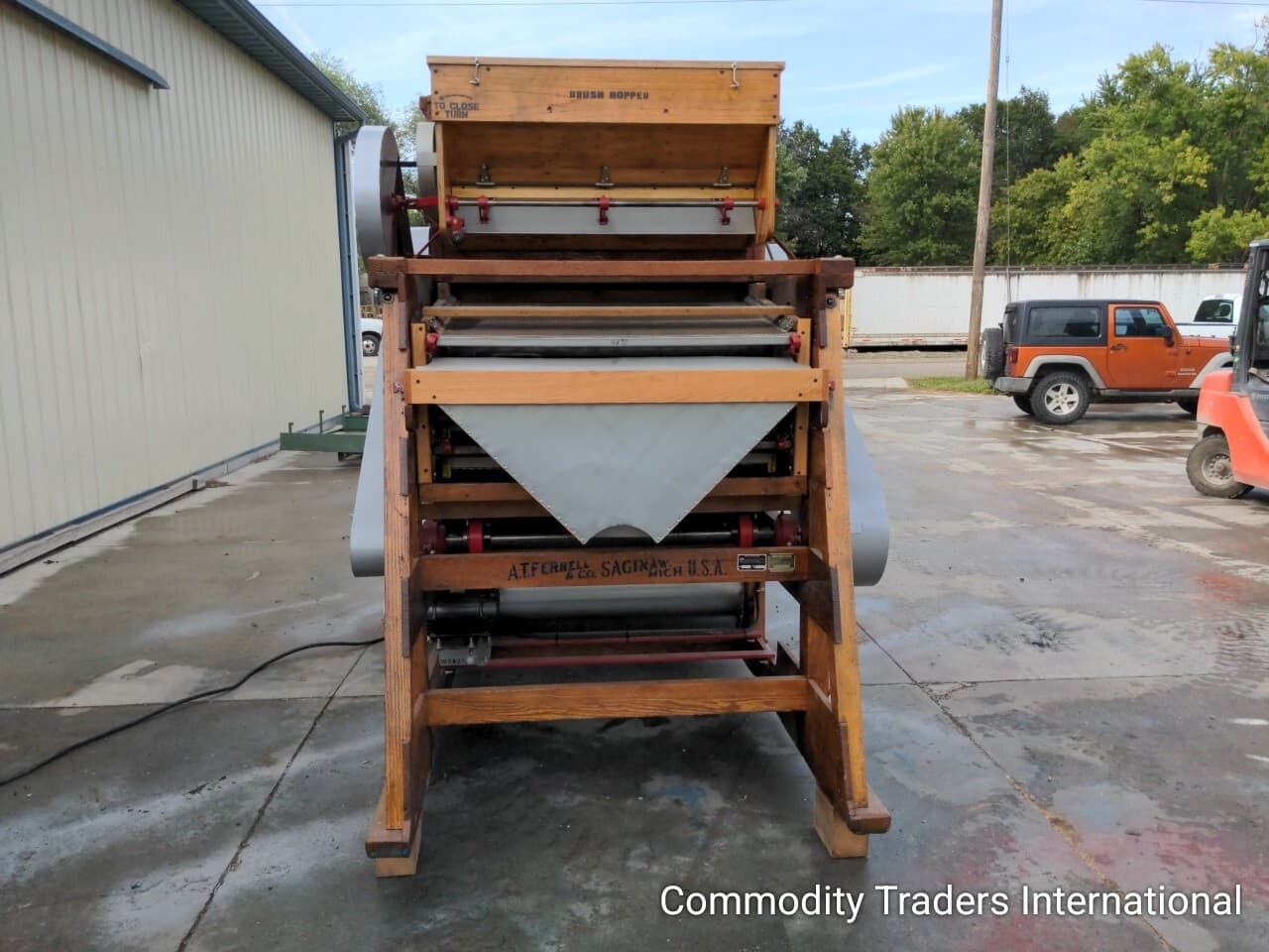 Clipper Seed & Grain Cleaner (Fanning Mill) Super 69D Seed Separator 4
