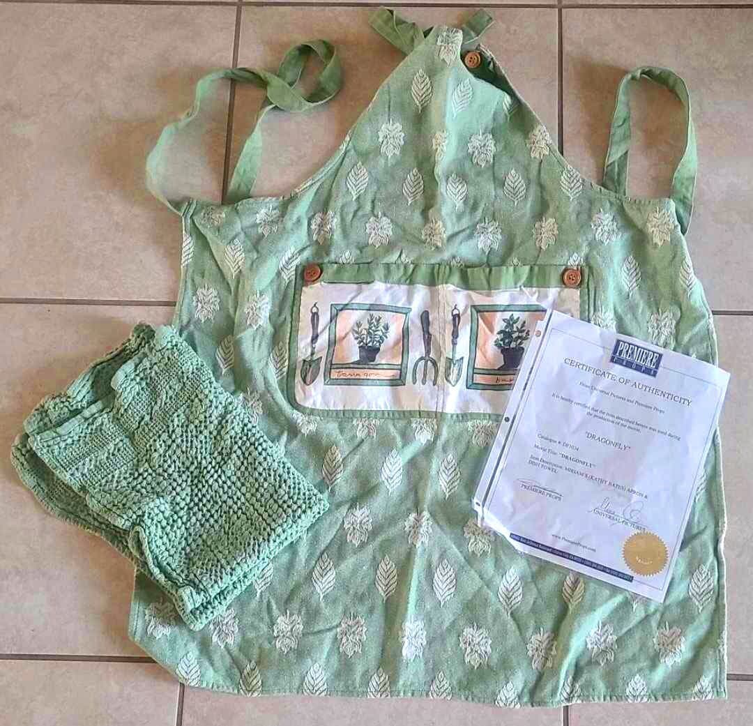 CLEARANCE: Dragonfly Kathy Bates Apron & Towel w/Studio COA 2
