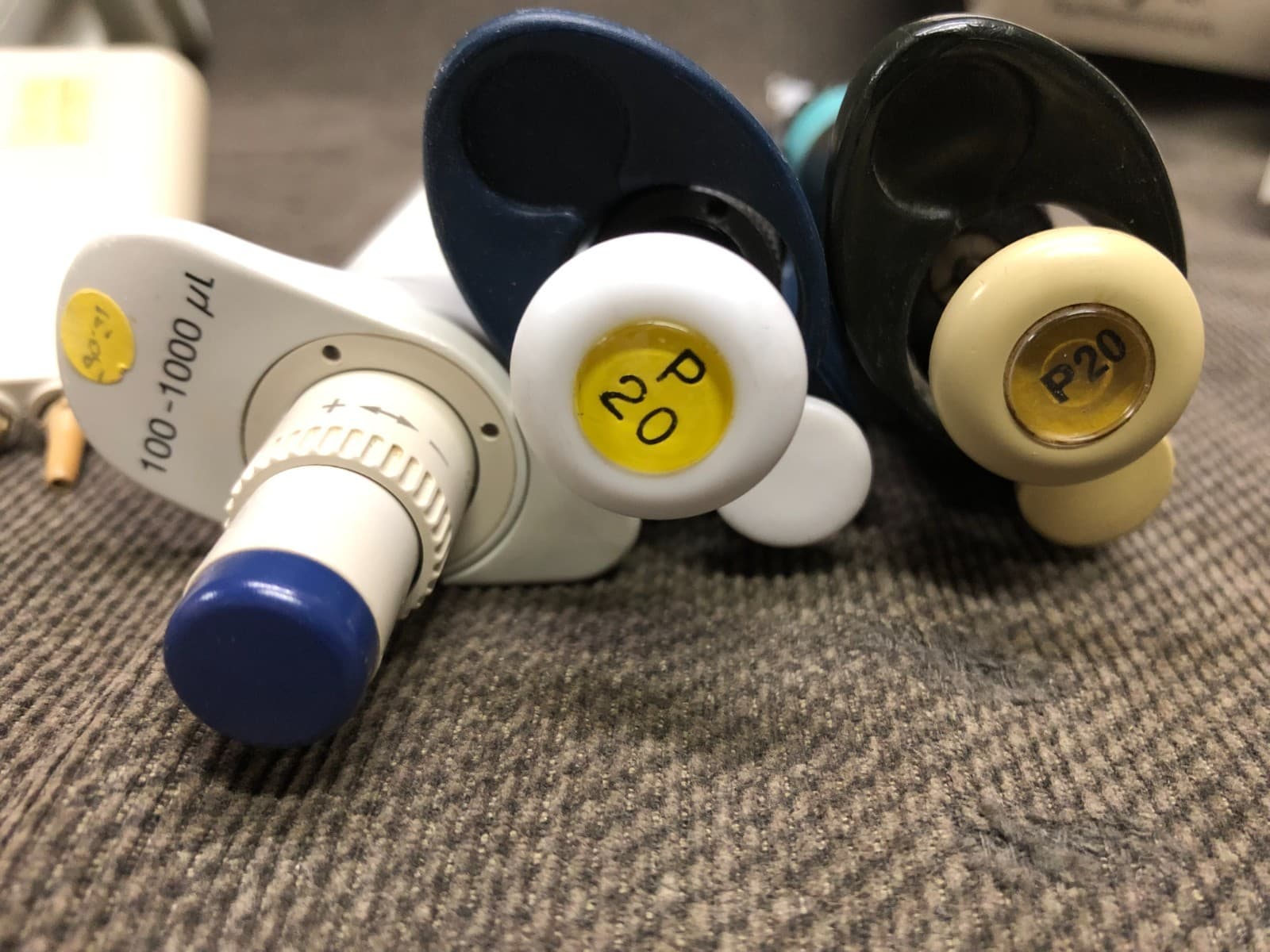 LOT 4 Pipette Eppendorf, Gilson 3