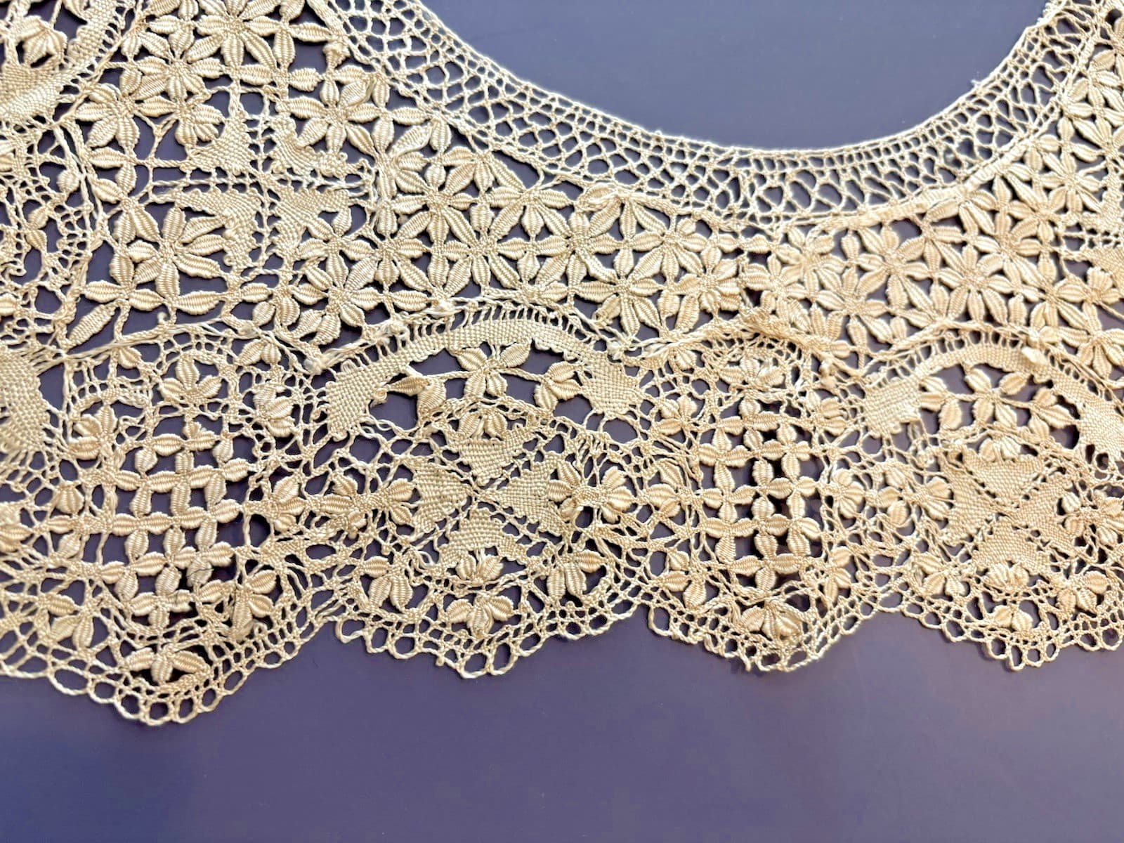 ANTIQUE HUGE LACE COLLAR - FRONT & BACK, INTRICATE PATTERN, 19" ACROSS 3