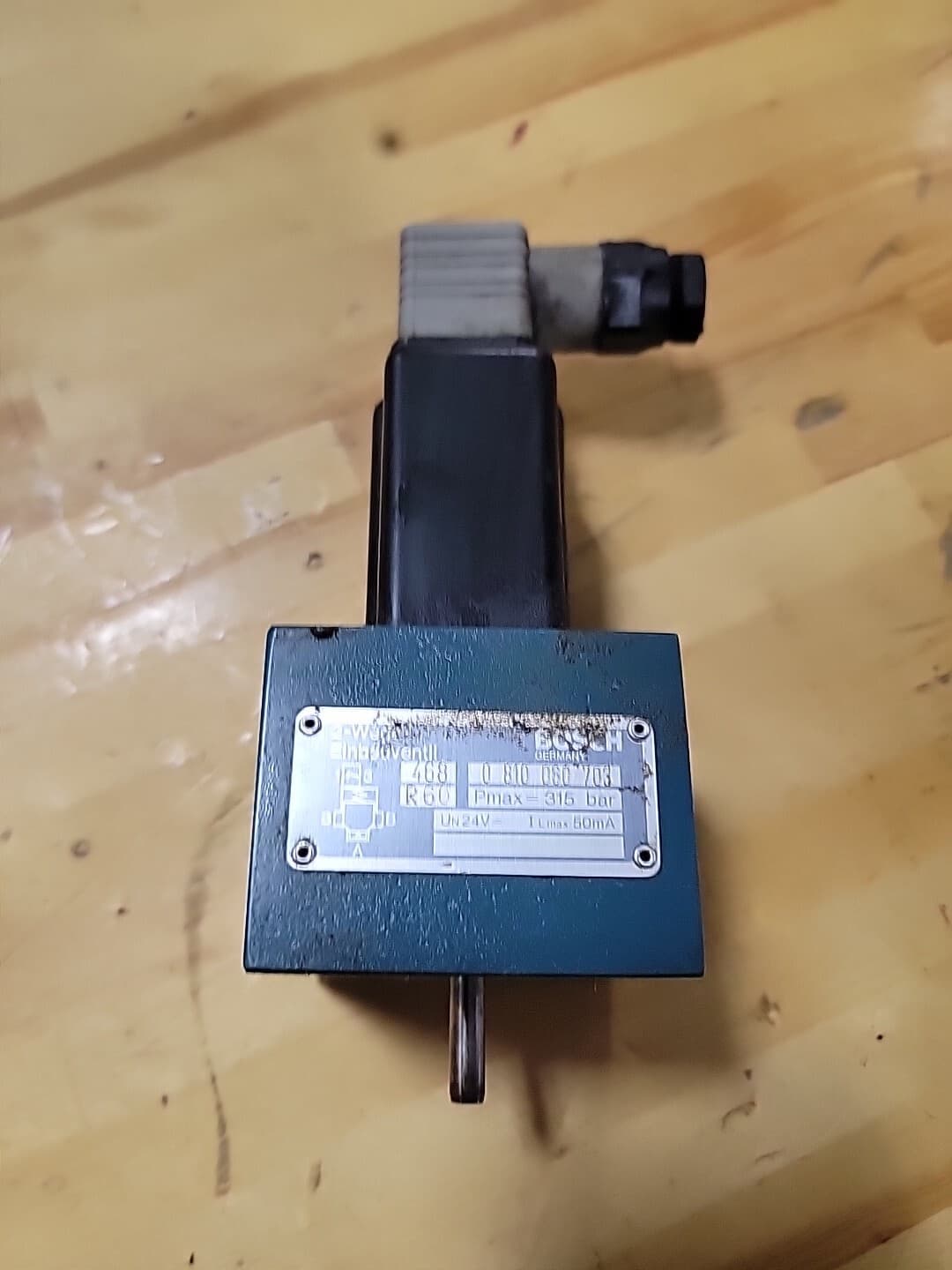 BOSCH Valve 0 810 060 703 3