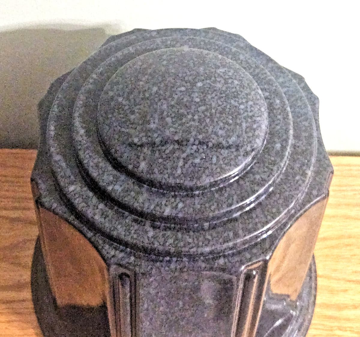 Urn Wilbert Regal Marblon Urn P300 Cremation Urn Pebble Dust Adult Size 2