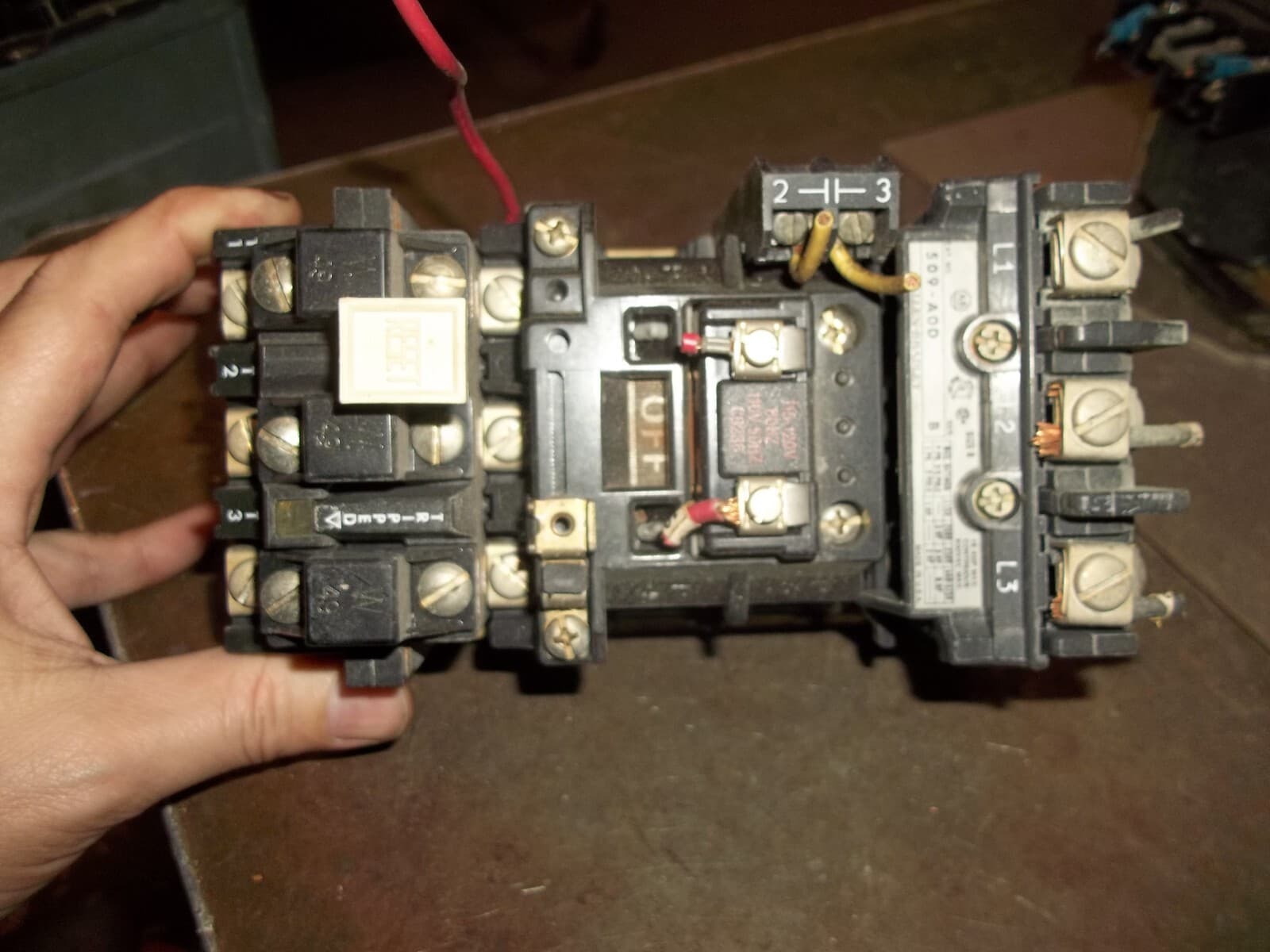 ALLEN BRADLEY 509-A0D SER B STARTER SIZE 0 115-120V 60HZ 110V 50HZ COIL (835) 3