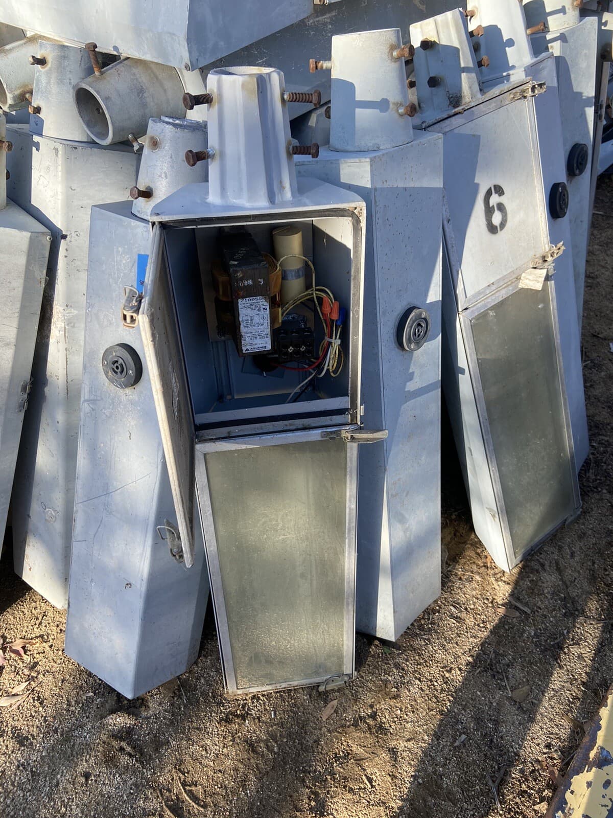 Spaulding Palomar SOX low Pressure Sodium Lamp Fixture 1 - 90 Watt LPS 2