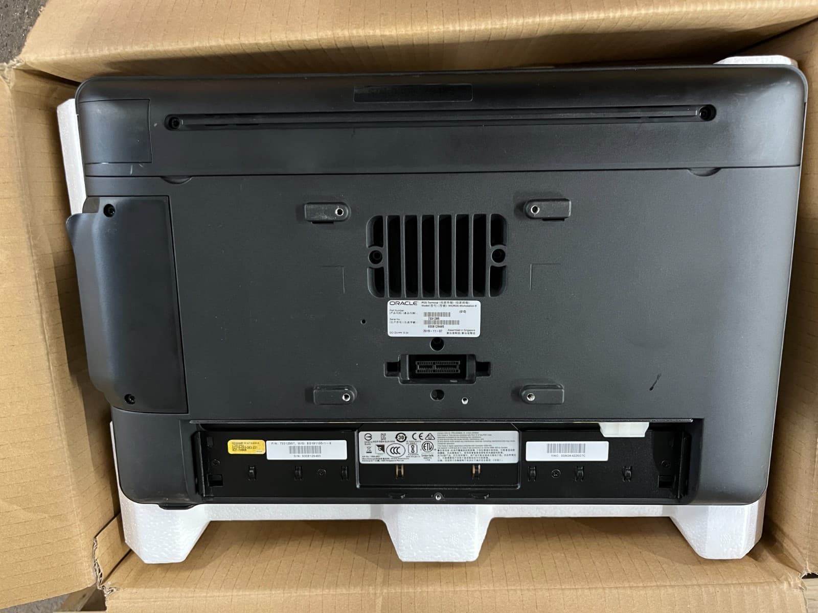 Oracle Micros MICROS Workstation 6 POS Terminal 7331285 610 with Windows 11 5