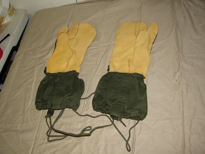 USGI Cold Weather Trigger Finger Mittens w Inserts Lanyard M1965 OD MEDIUM MINT 5