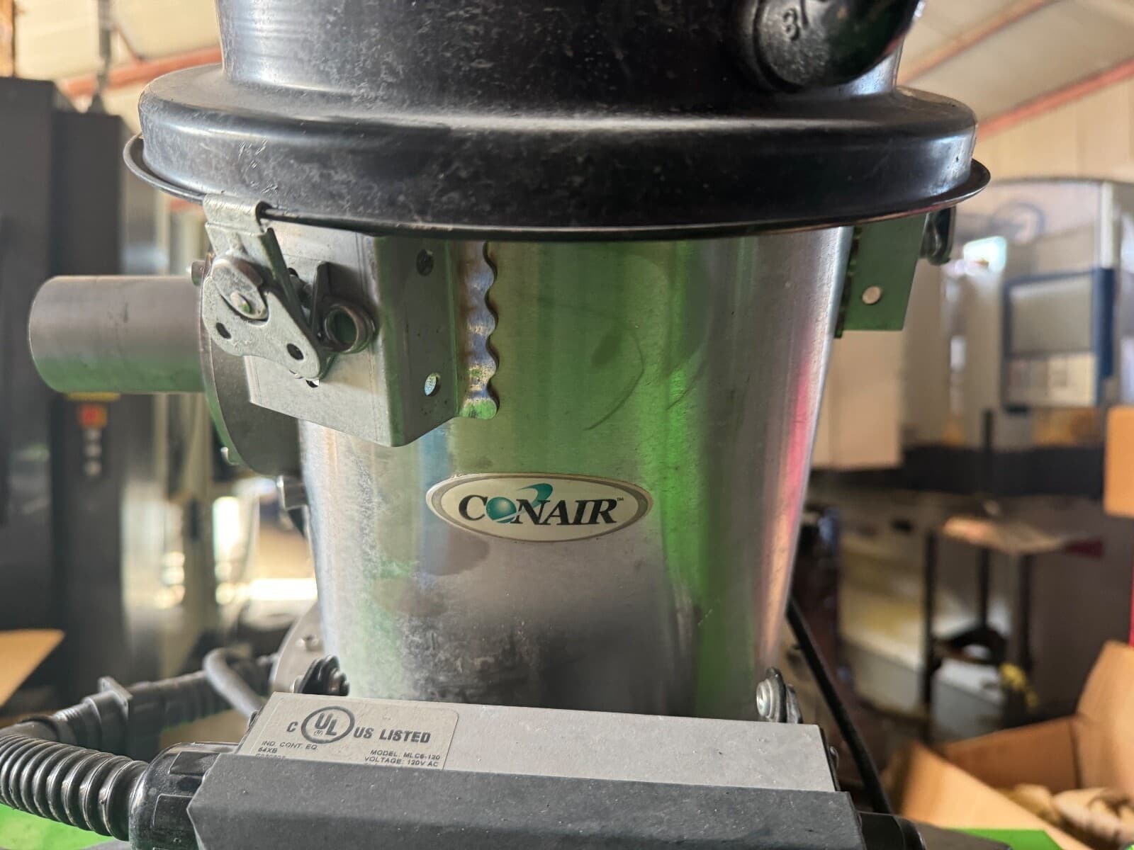 Conair Material Hopper With Vaccum Motor. Model AL 2 With Loader Control 5