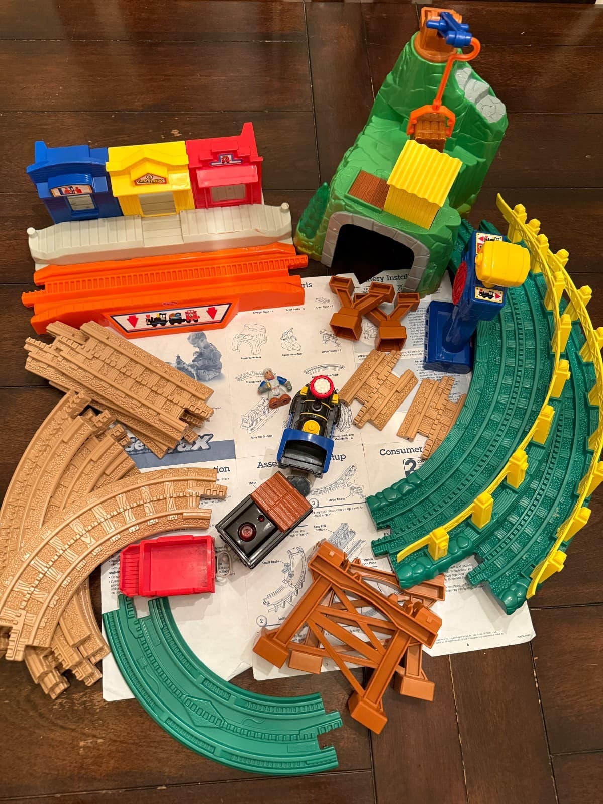 FISHER PRICE GeoTrax Remote Control Timbertown Railway Train Set Complete
