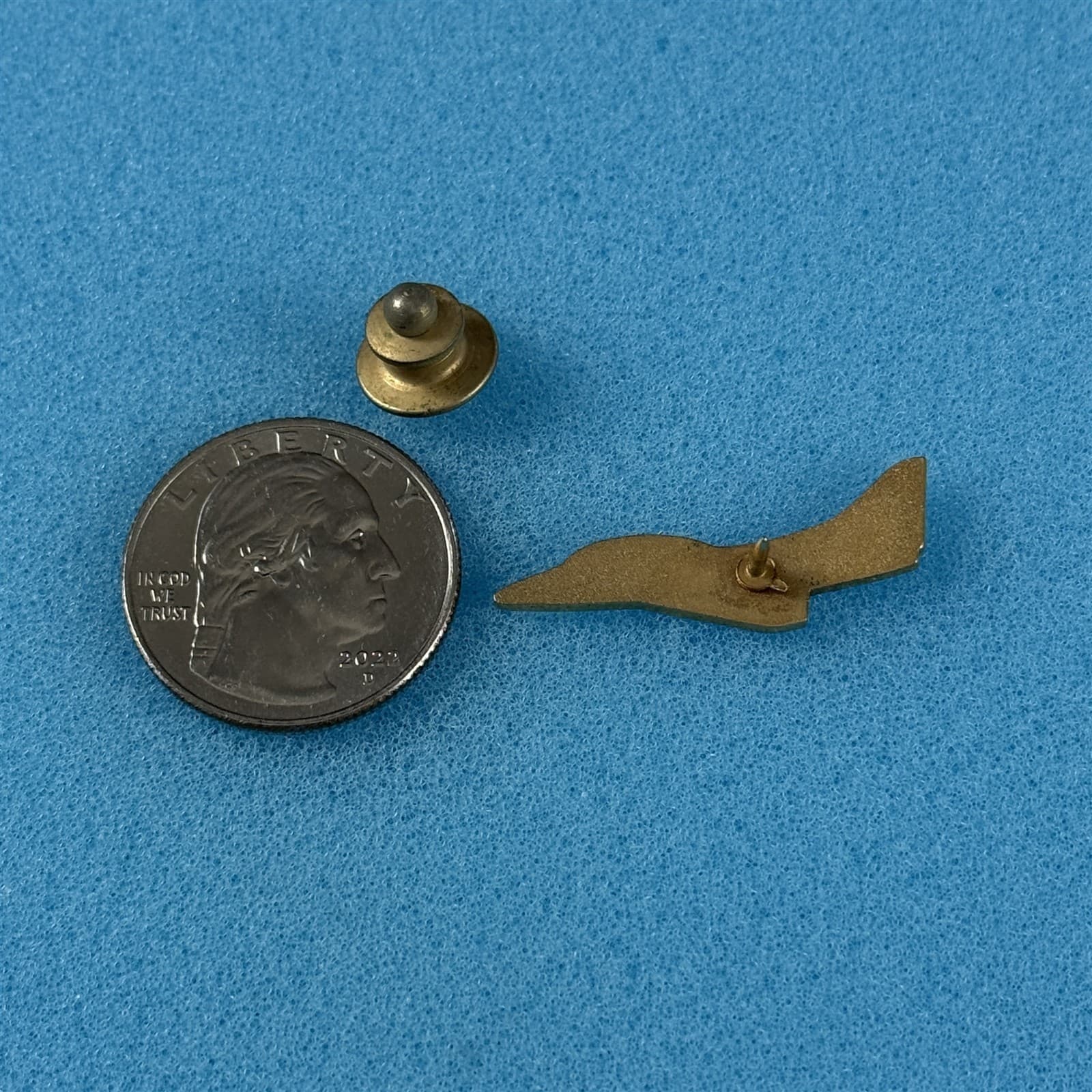 USN Navy Skyhawk TA-4J Attack Fighter Jet Plane Tie Tack Pin Pinback #59564 2