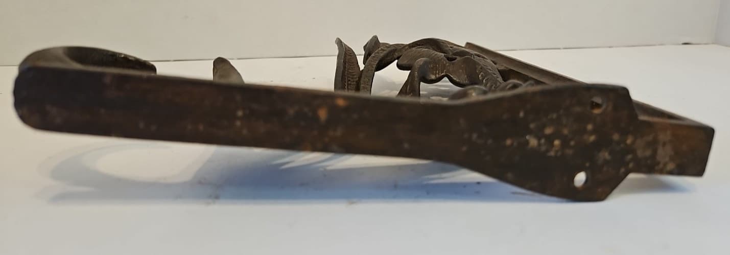 Vintage Cast Iron Flower/Garden Bracket Hooks/Brown - Pair  7"x1.75"x9" each 4