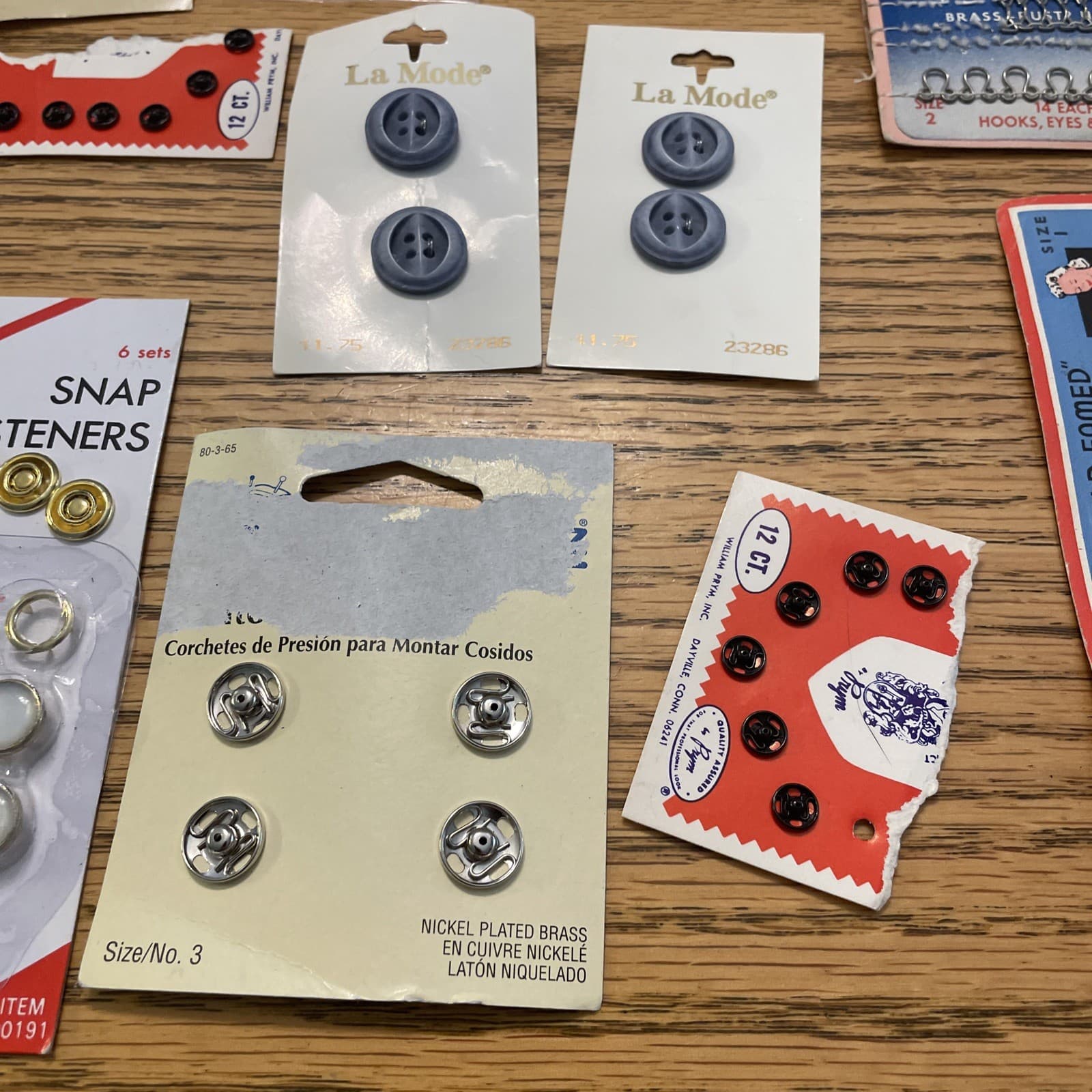 2 Vtg  Gold/Pearl Snaps Fastener with Attaching Tool, Snaps, Hooks, Eyelets, Etc 3