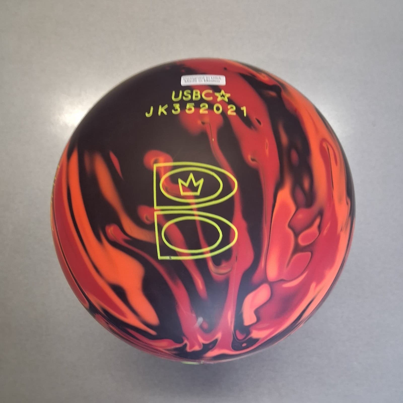 Brunswick Magnitude 055  BOWLING  ball  16 lb.  1st quality  NEW IN BOX  #021 3