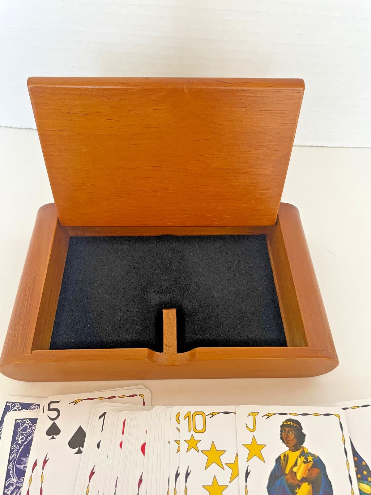 Vintage Five Crowns Card Game with Wooden Storage Box & Instructions 4