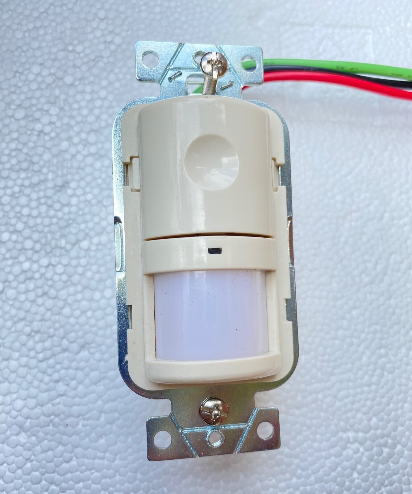 Hubbell Occupancy Sensor WS1000LA Light Almond Passive Infrared 2