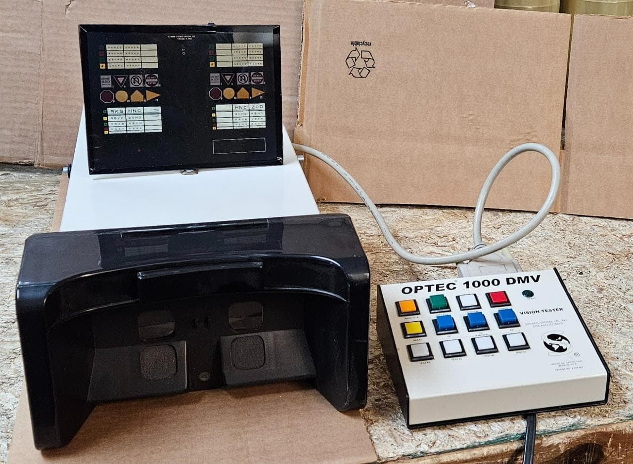Stereo Optical OPTEC 1000 DMV Vision Tester Screener w/Keypad Controller & Slide