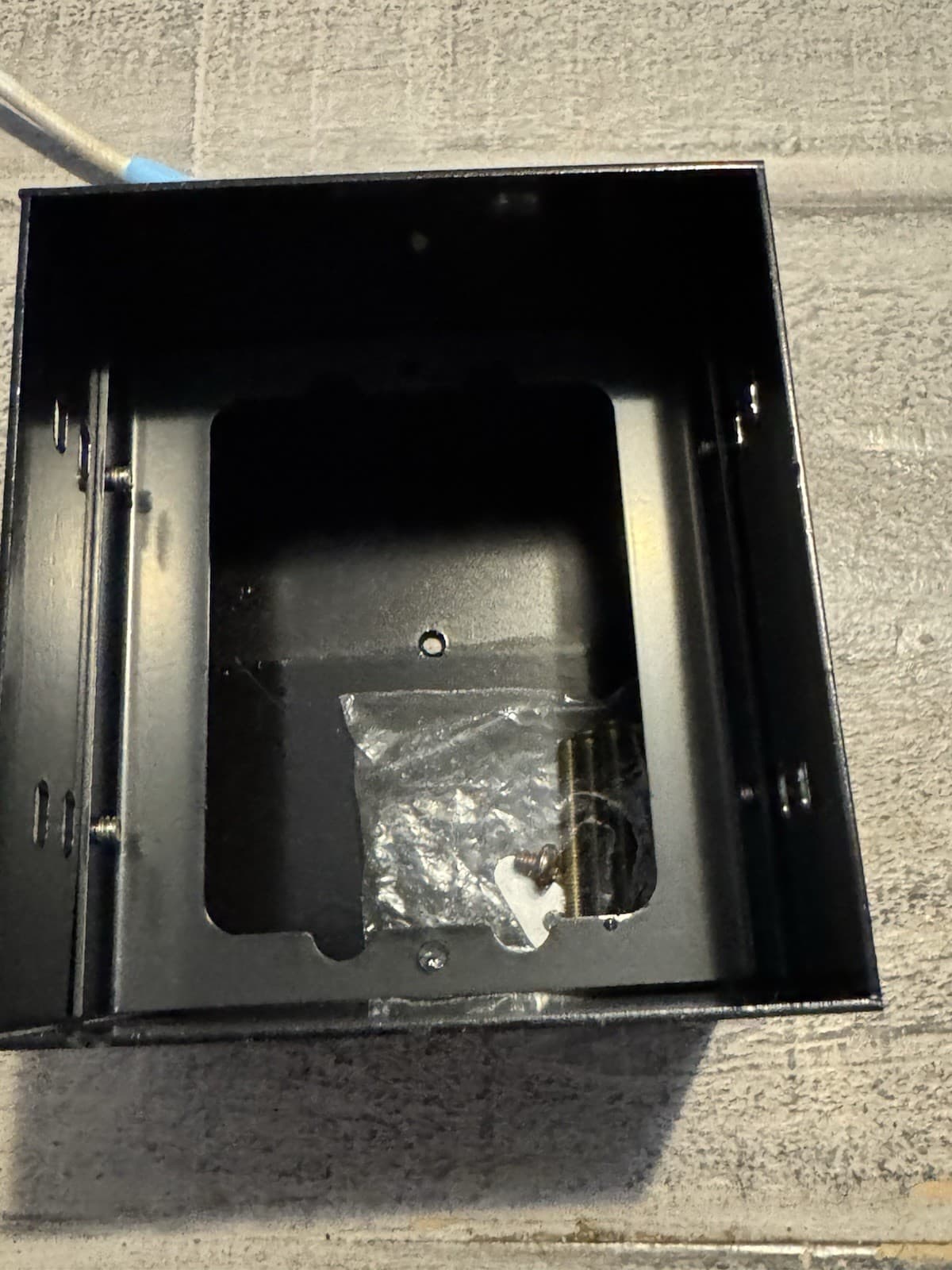 Kanayu Gold Recessed Floor Outlet 3.98"x3.66"x3.15" 1-Gang with 4.8a USB Char... 5