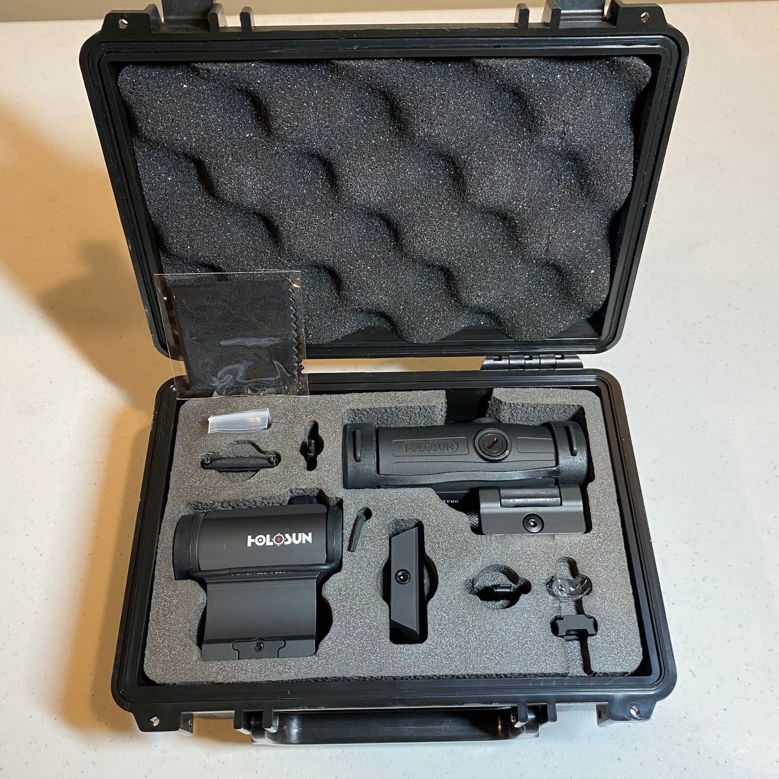 Holosun HS403C 2 MOA Dot Micro Red Dot Sights & HM3X 3X Magnifier Combo w/ Case 3