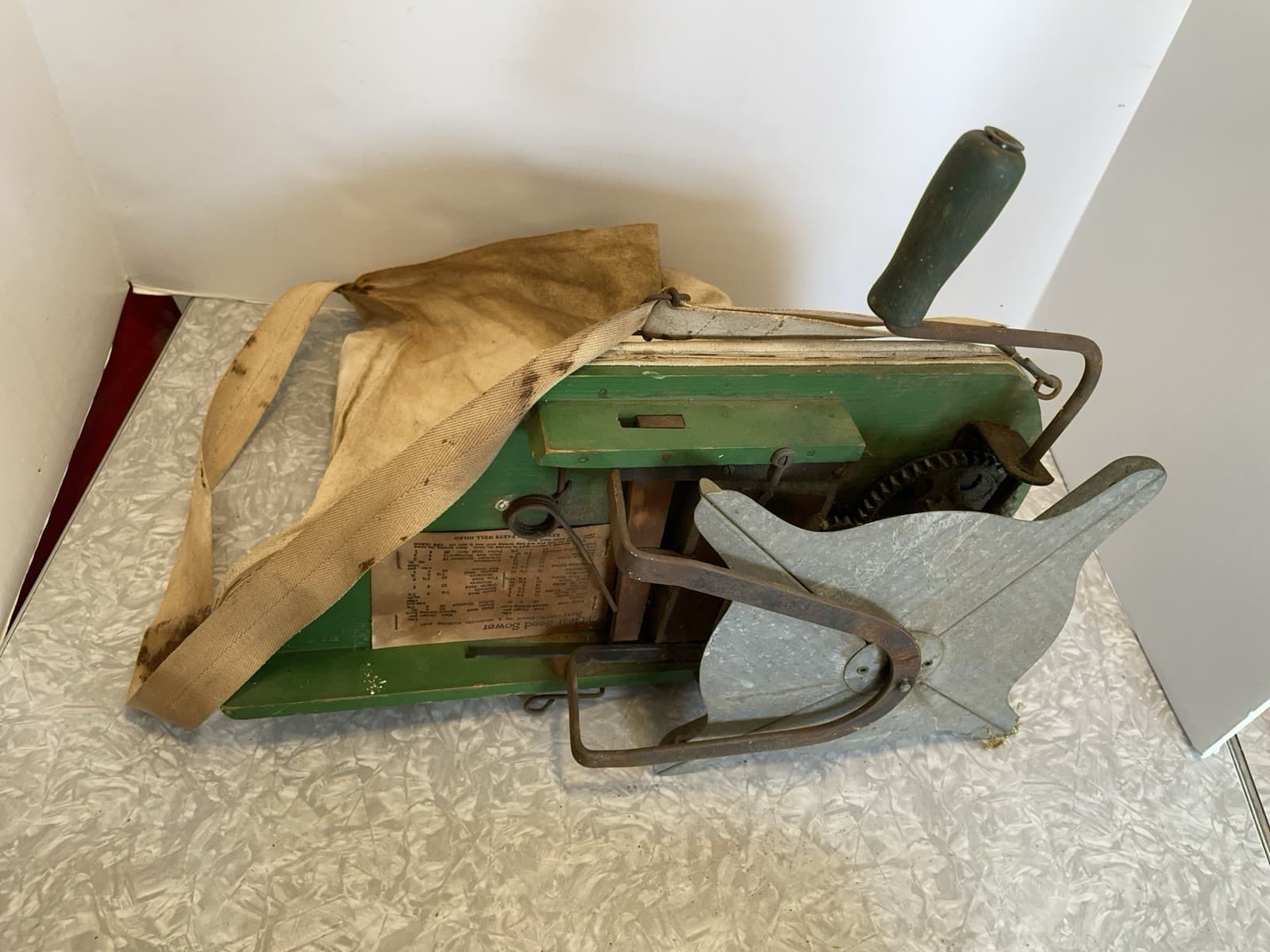 ATQ PRIMITIVE SEED SPREADER CANVAS SACK 3-GEAR SEED SOWER GREEN FARM HAND CRANK