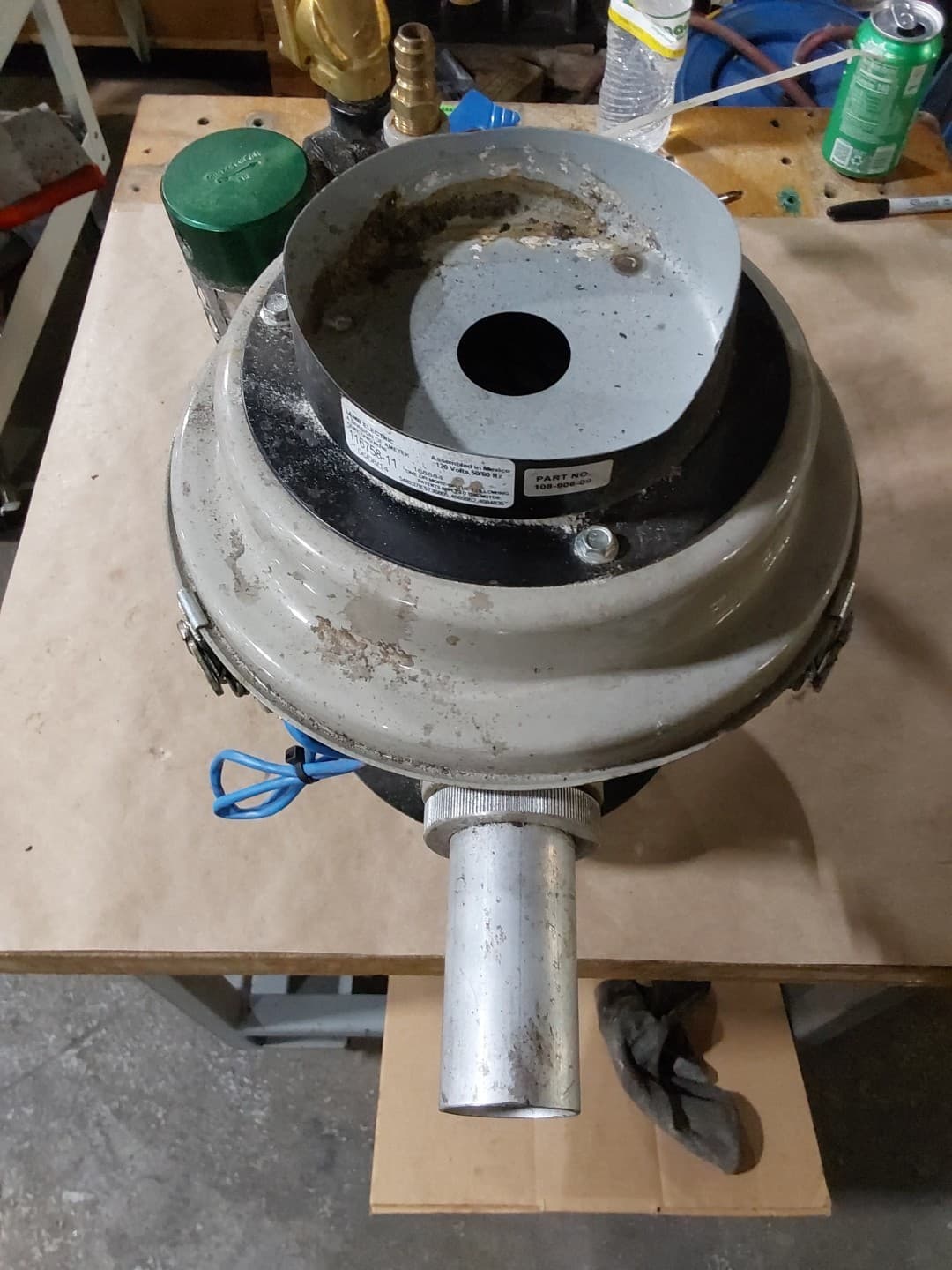 CONAIR, MATERIAL HOPPER MODEL DB 8, With W3B20-000 VALVE 4