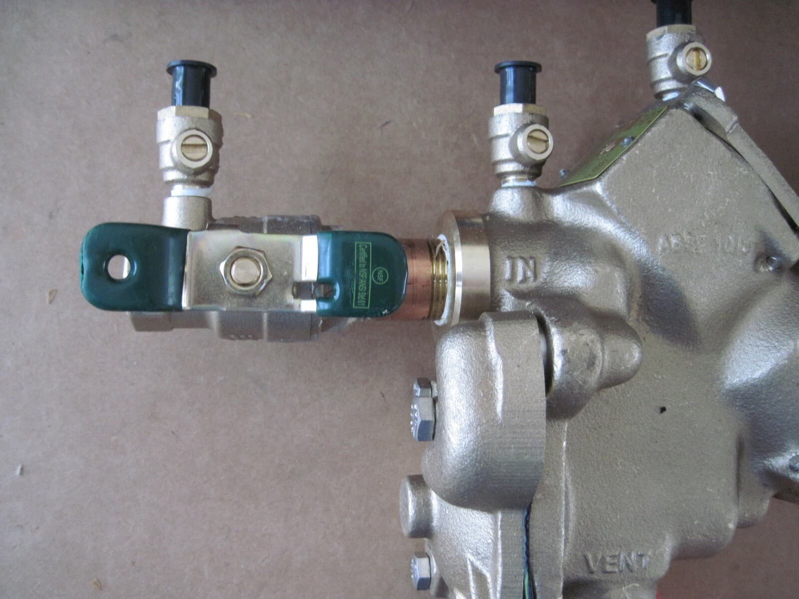 Watts 3/4 LF909-QT-FS 3/4" FNPT Reduced Pressure Zone Backflow Preventer 2