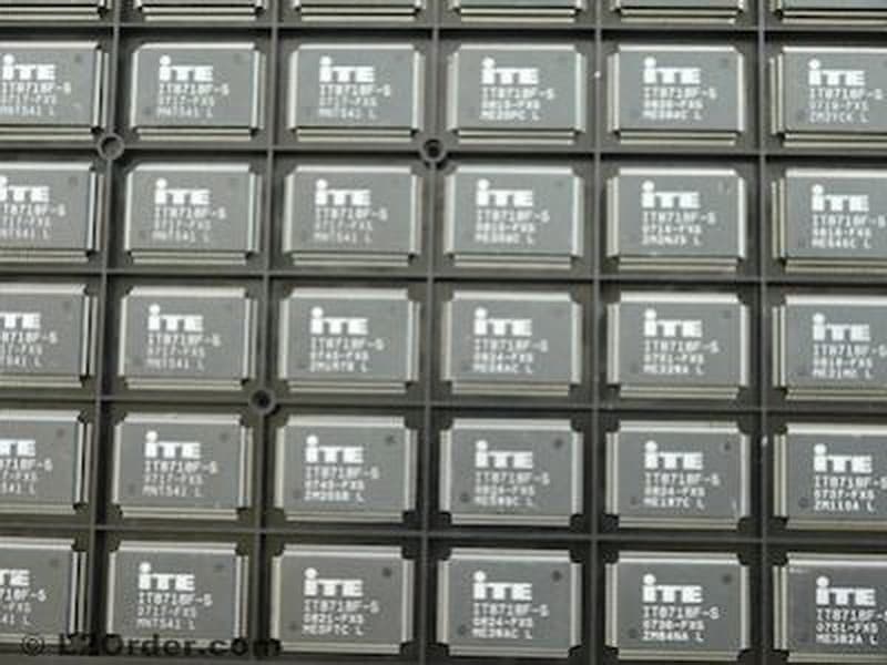 1x NEW iTE IT8718F-S-FXS TQFP IC Chip (Ship From USA) 4