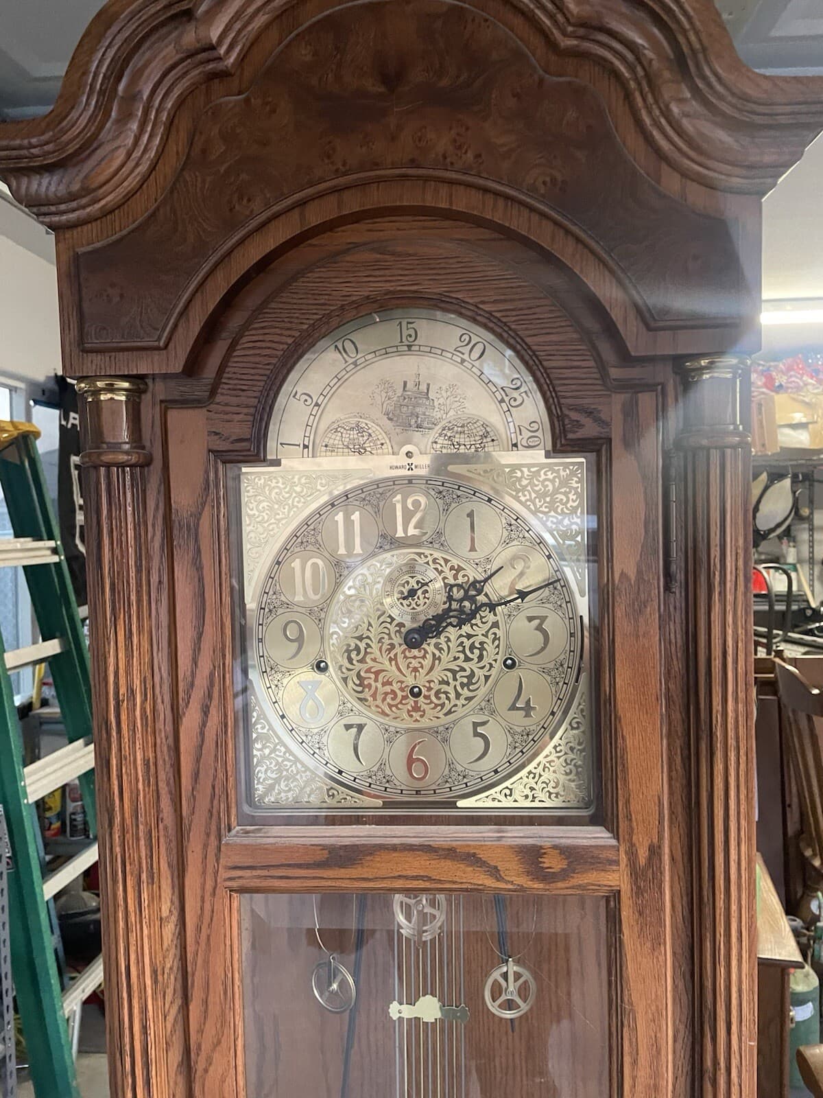 grandfather clock Howard miller Mint Condition, 4 Chime Settings Rare Find