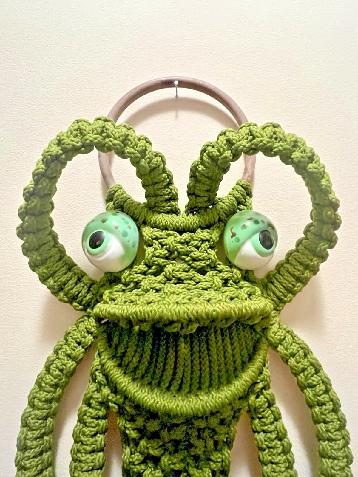 VIntage 1970s MACRAME Green Frog Handmade Plastic Eyes Large 23 inch 2