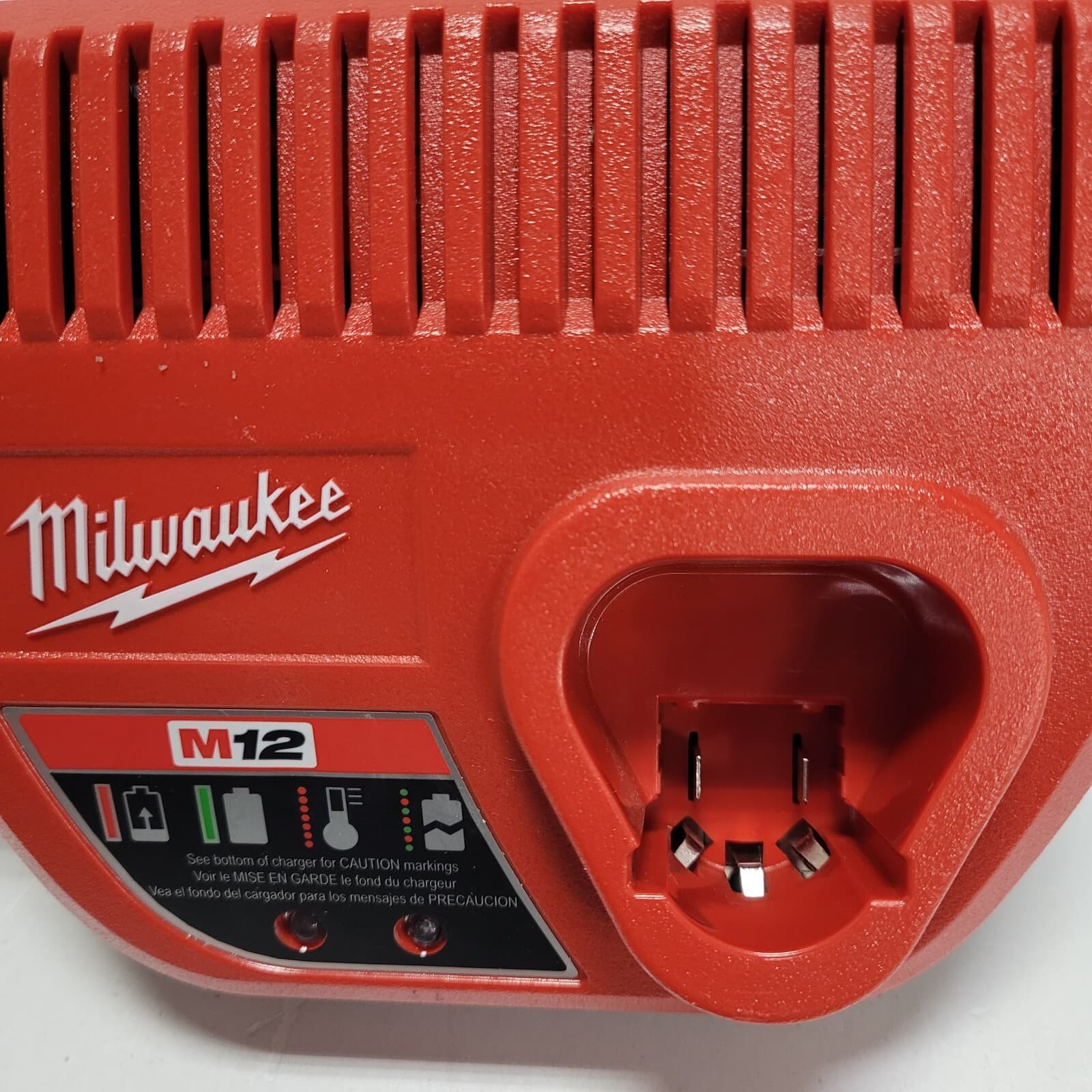 Milwaukee M12 Battery Charger Lithium-Ion 12V 48-59-2401 4
