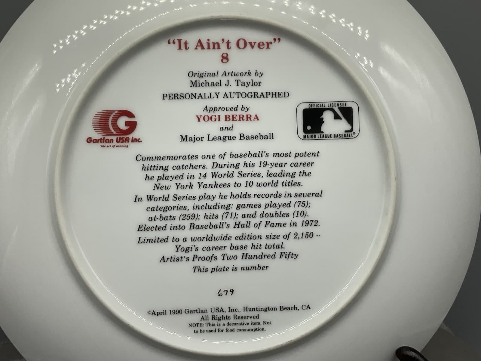 Vintage Yogi Berra Gartlan "It Ain't Over" Commemorative Plate-No. 679 - Signed 6