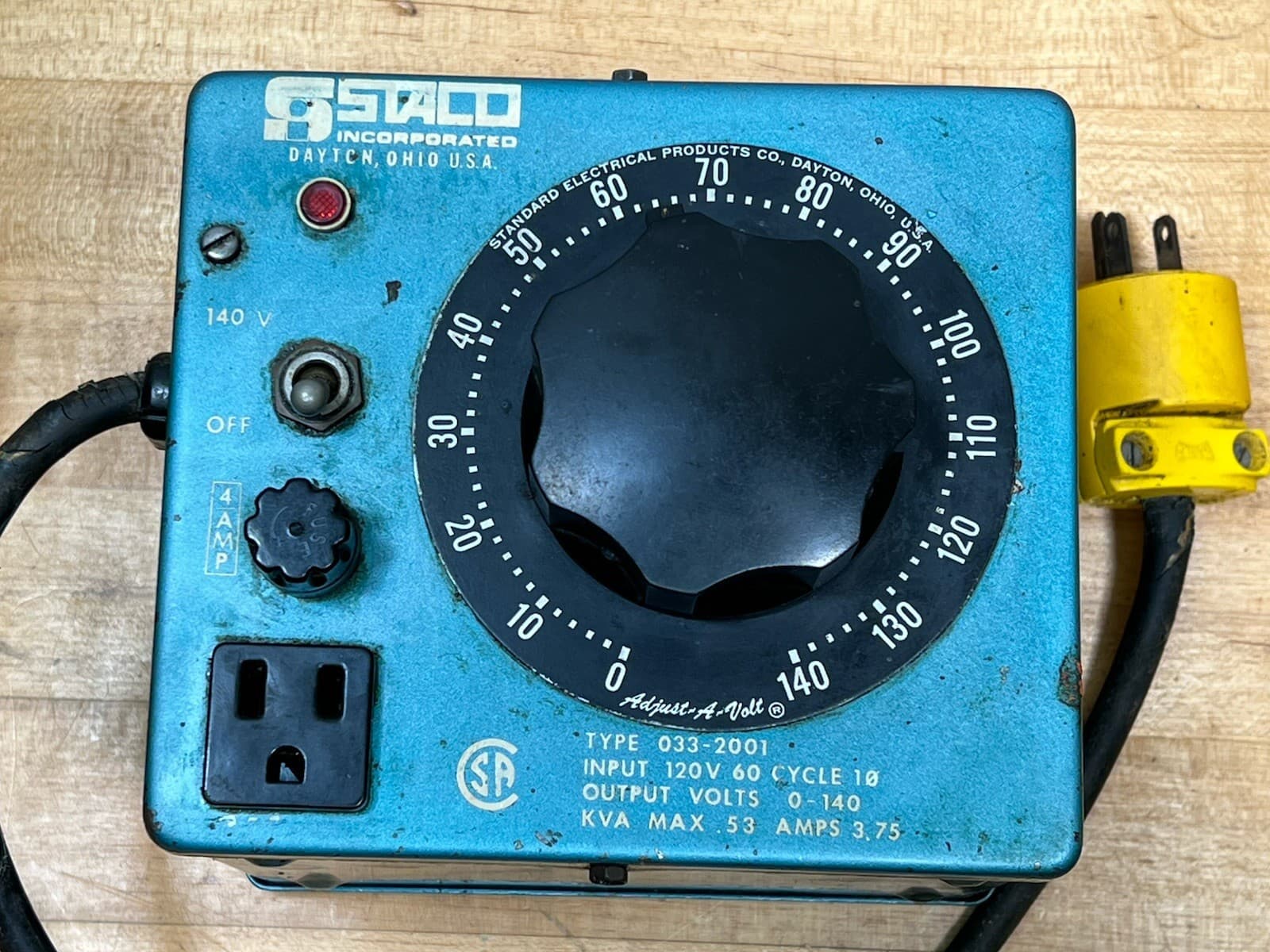 Staco 033-2001 Variable Electric Autotransformer - 3.75 AMPS, Output: 0-140v 2