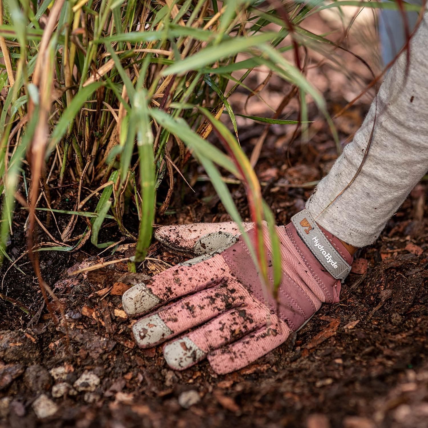 Wells Lamont Women's HydraHyde Water-Resistant Leather Palm Hybrid Work Gloves 4