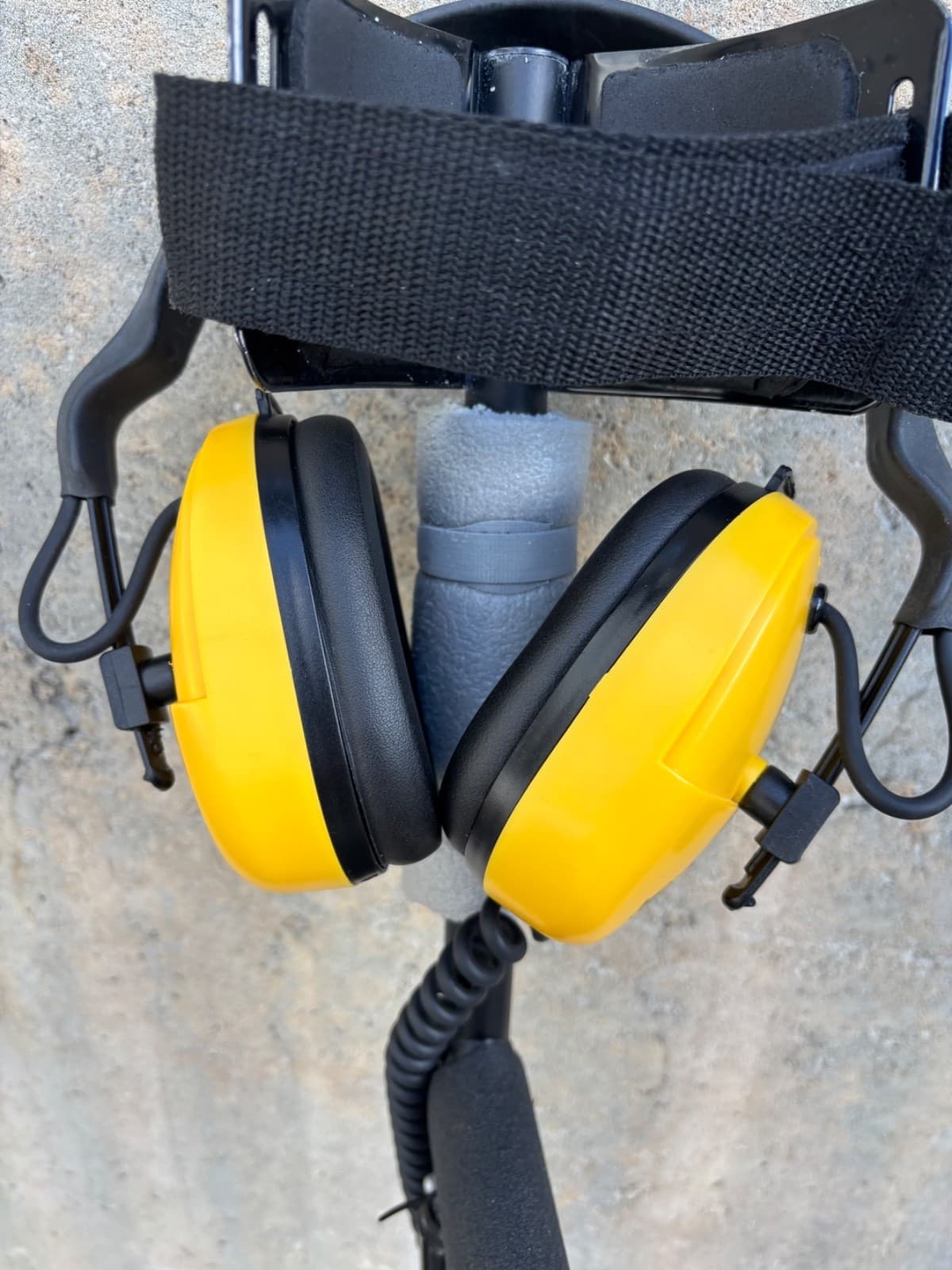 Whites Beach Hunter Metal Detector 6