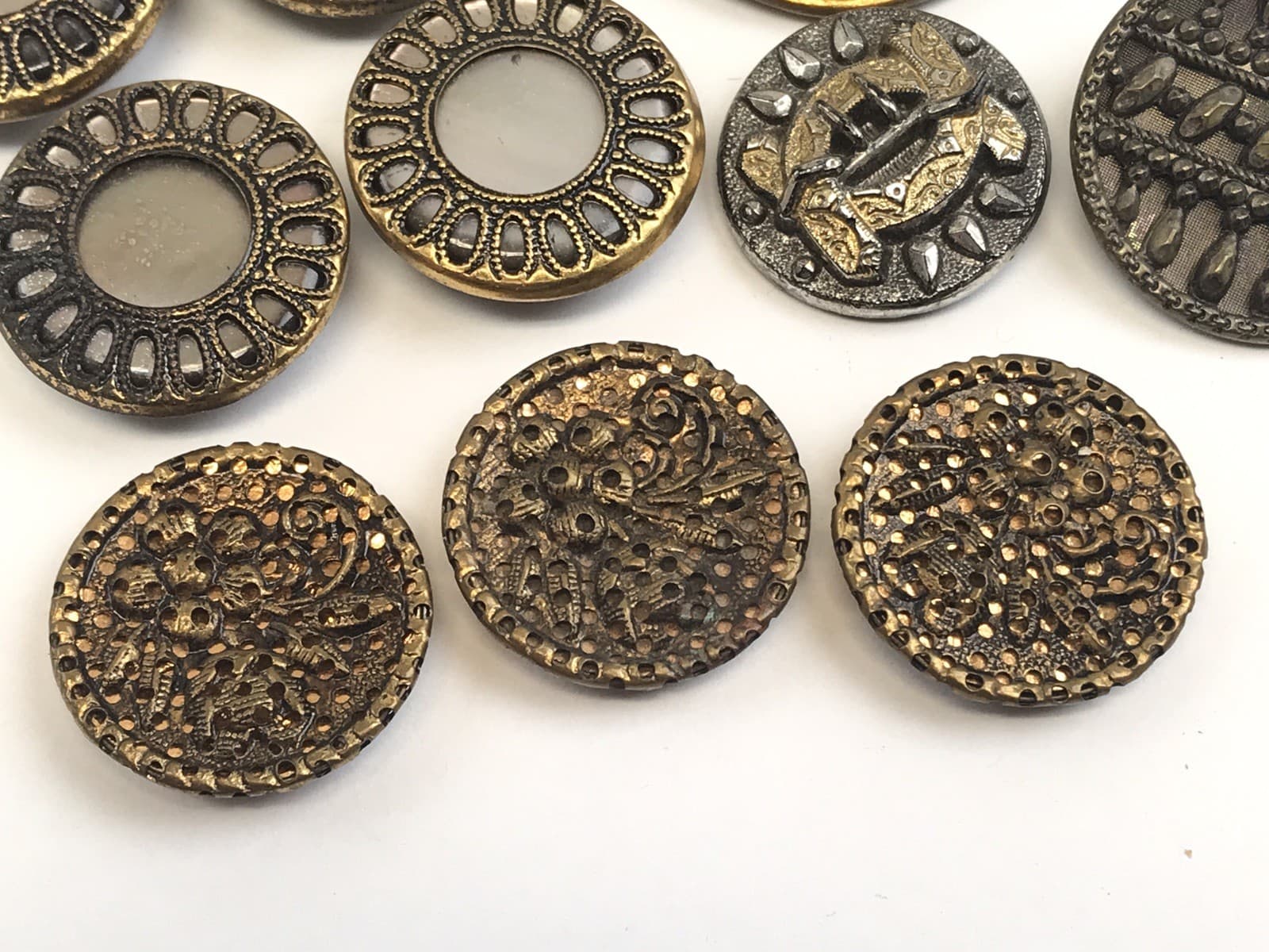 Lot of 10 Antique Victorian Picture Buttons – Brass & Metal, Pierced Rim w/ MOP 5