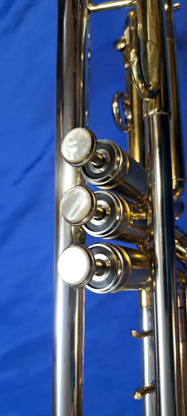 Getzen + Bach 37 Stradivarius silverplated Bell Bb Trumpet - Serviced 6