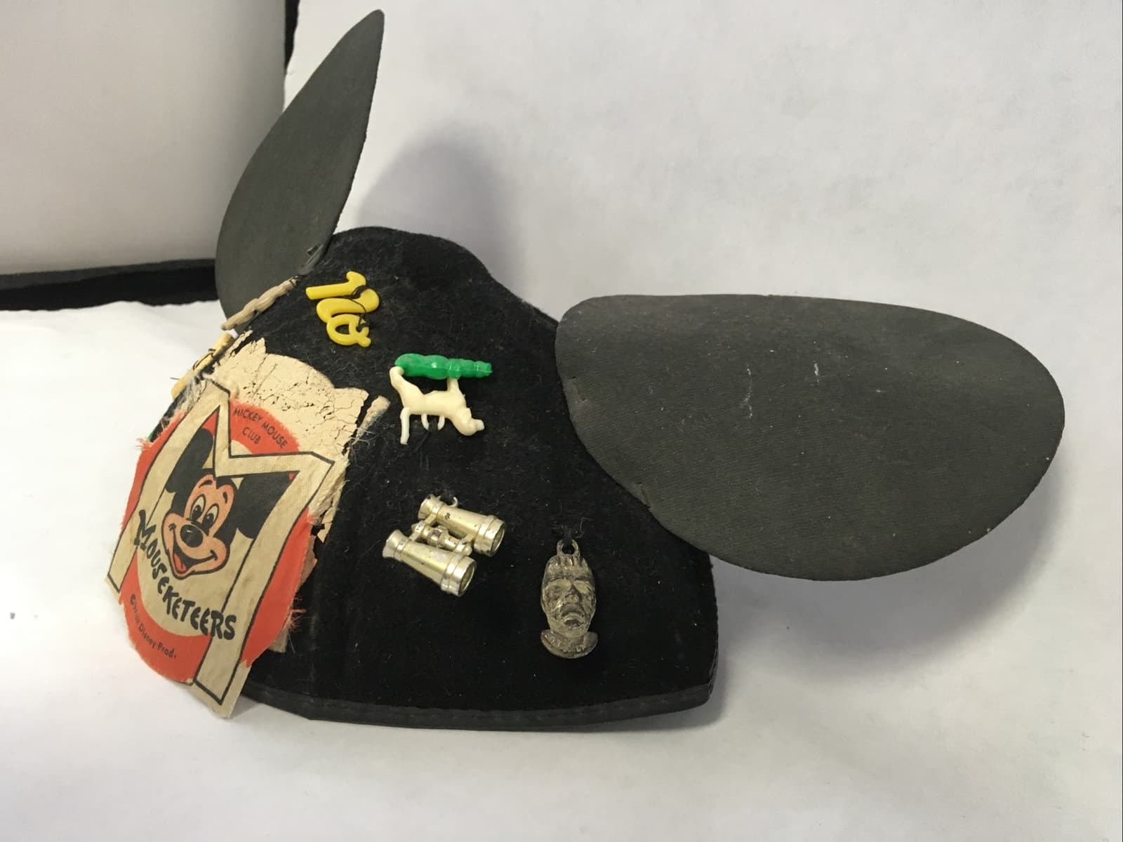 Vintage 1950s Disney Mickey Mouse Club Hat with Charms Benay Albee Made in USA 6