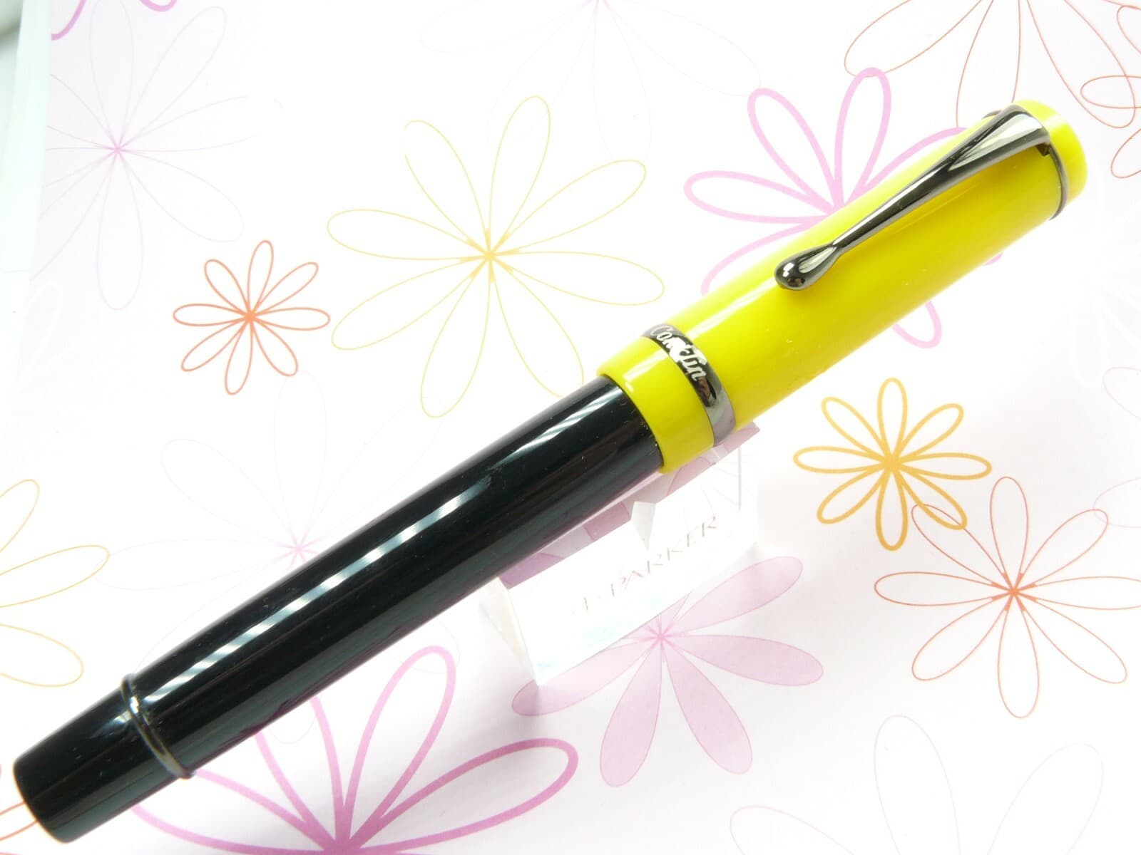 CONKLIN DURAGRAPH YELLOW HORNET LIMITED EDITION  FOUNTAIN PEN OMNIFLEX NIB 2