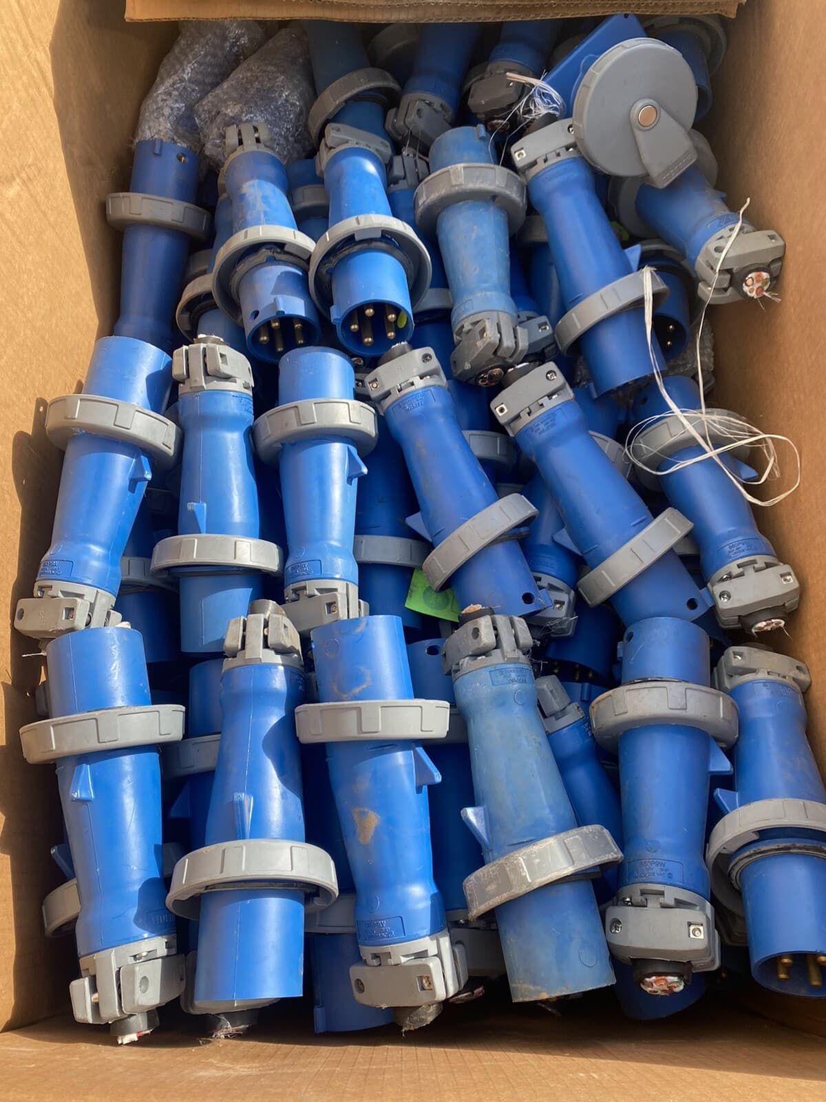 Hubbell Watertight Plug 560P9w  60 Amp 3 Phase 120/208 Vac 6