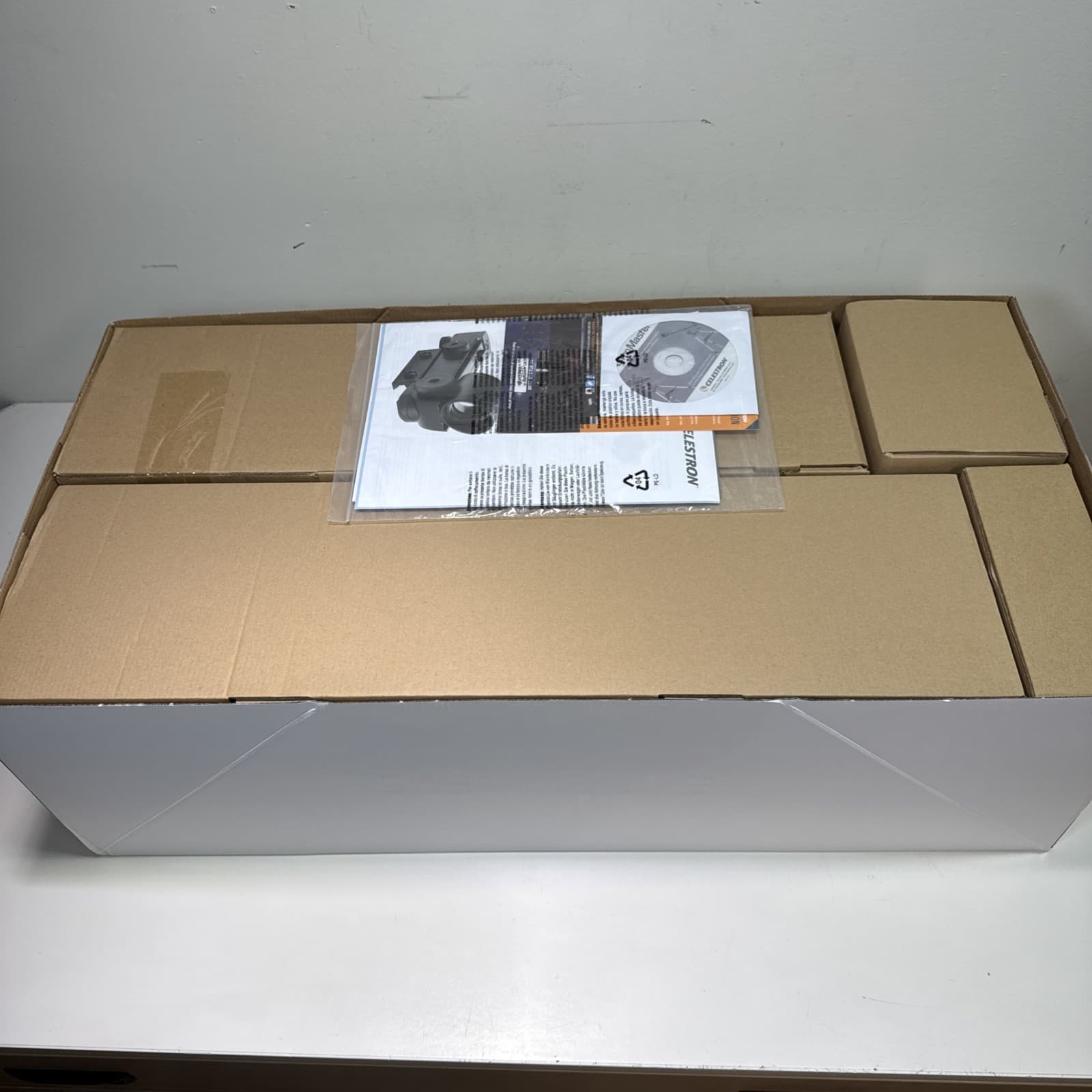 Celestron - AstroMaster 114EQ Newtonian Telescope - Reflector Telescope 6