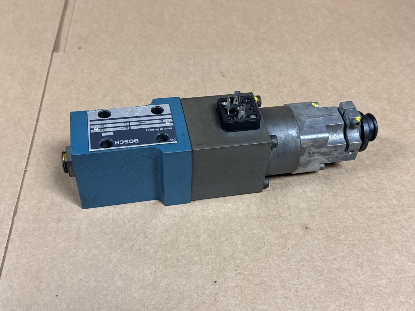 Bosch 0 811 402 003 Hydraulic Solenoid Valve 12V  1 835 100 034 FAST SHIPPING 6