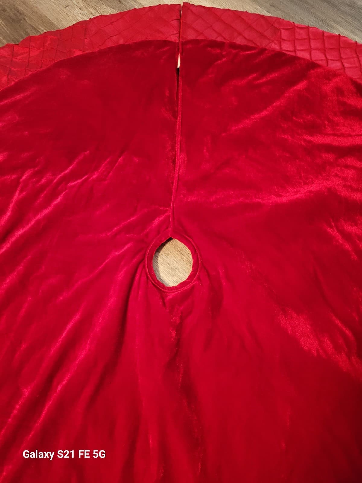 CHRISTMAS TREE SKIRT RED VELVET w/ satin trim 48" round 5