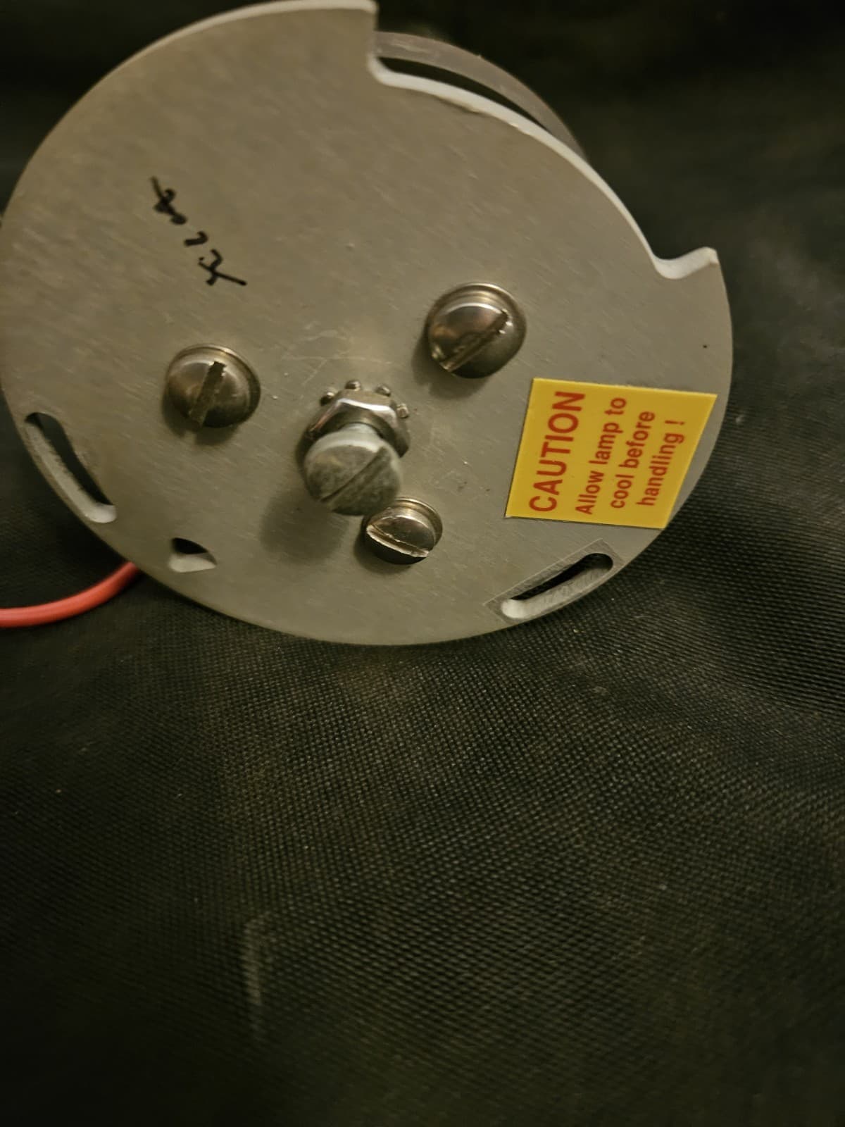 NEW Deuterium Lamp for Waters 486 HPLC UV Detector – Genuine–3 Pin #051306218 5